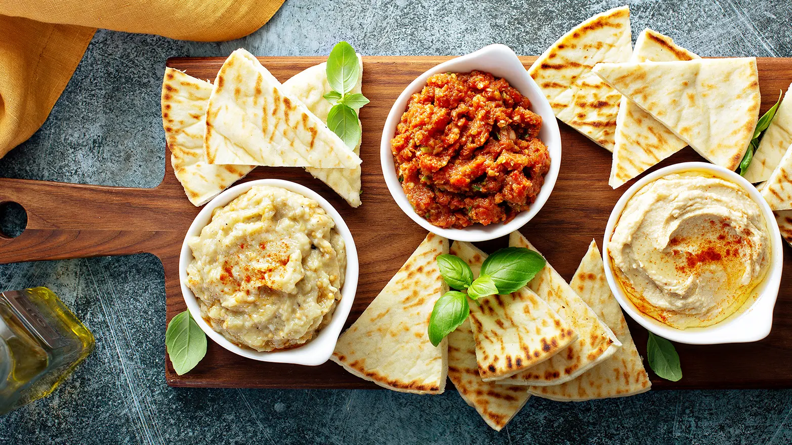 Gluten-free pita with hummus and veggies