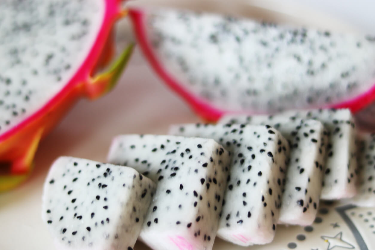 Cut pieces of the dragon fruit.