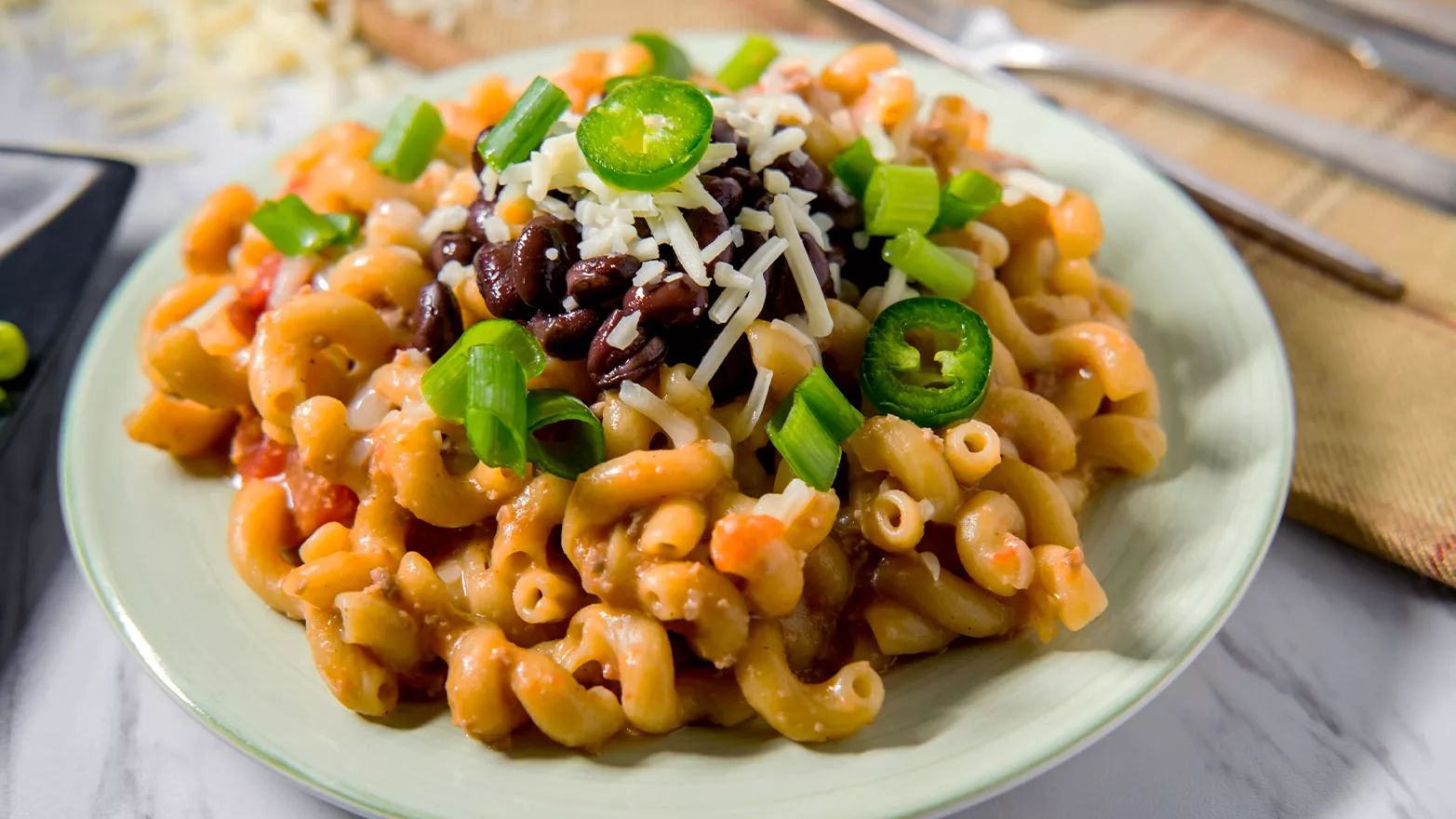 add-fire-roasted-chiles-to-boxed-mac-and-cheese.webp