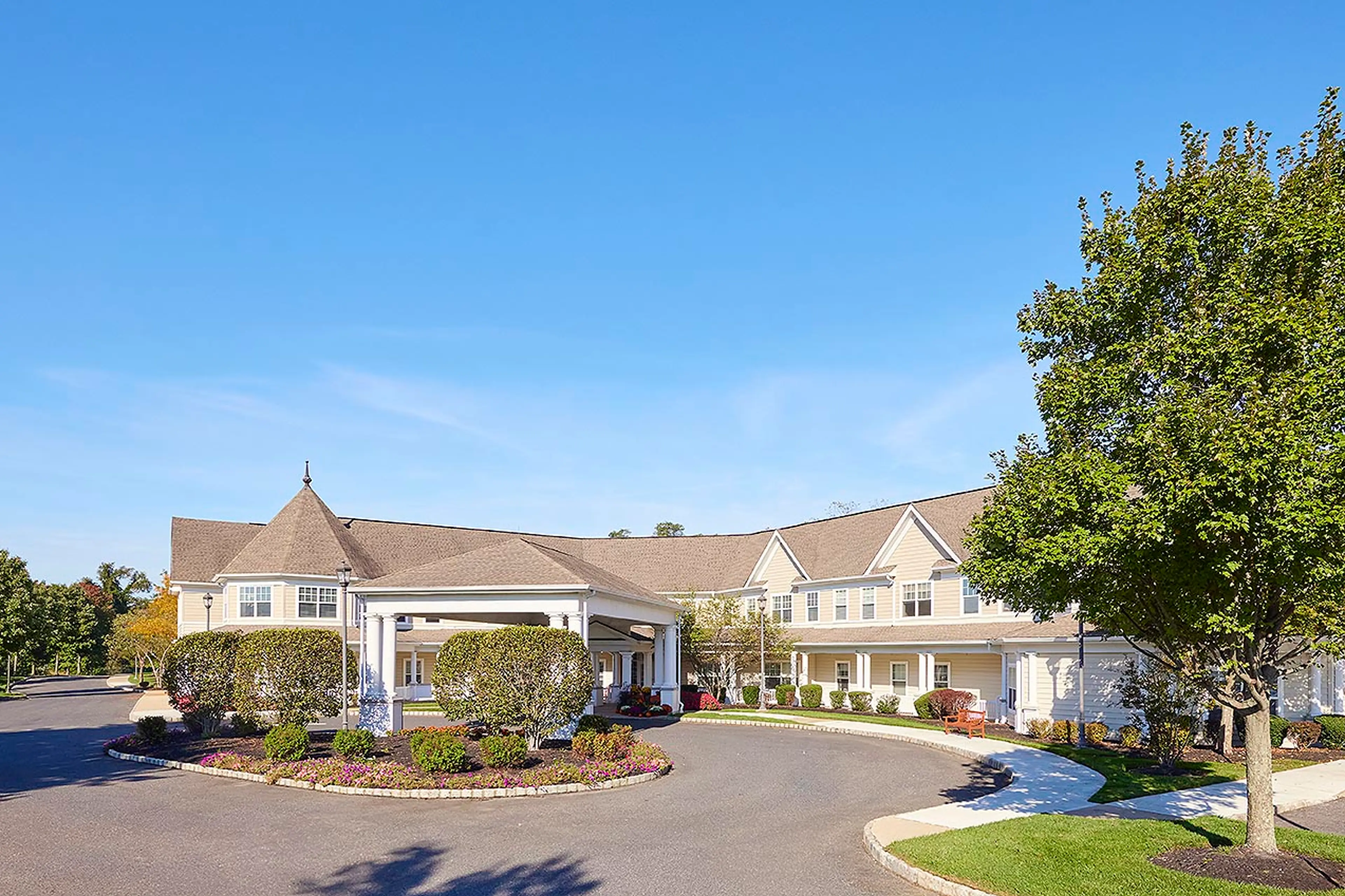 Approaching the front entrance via the circular drive