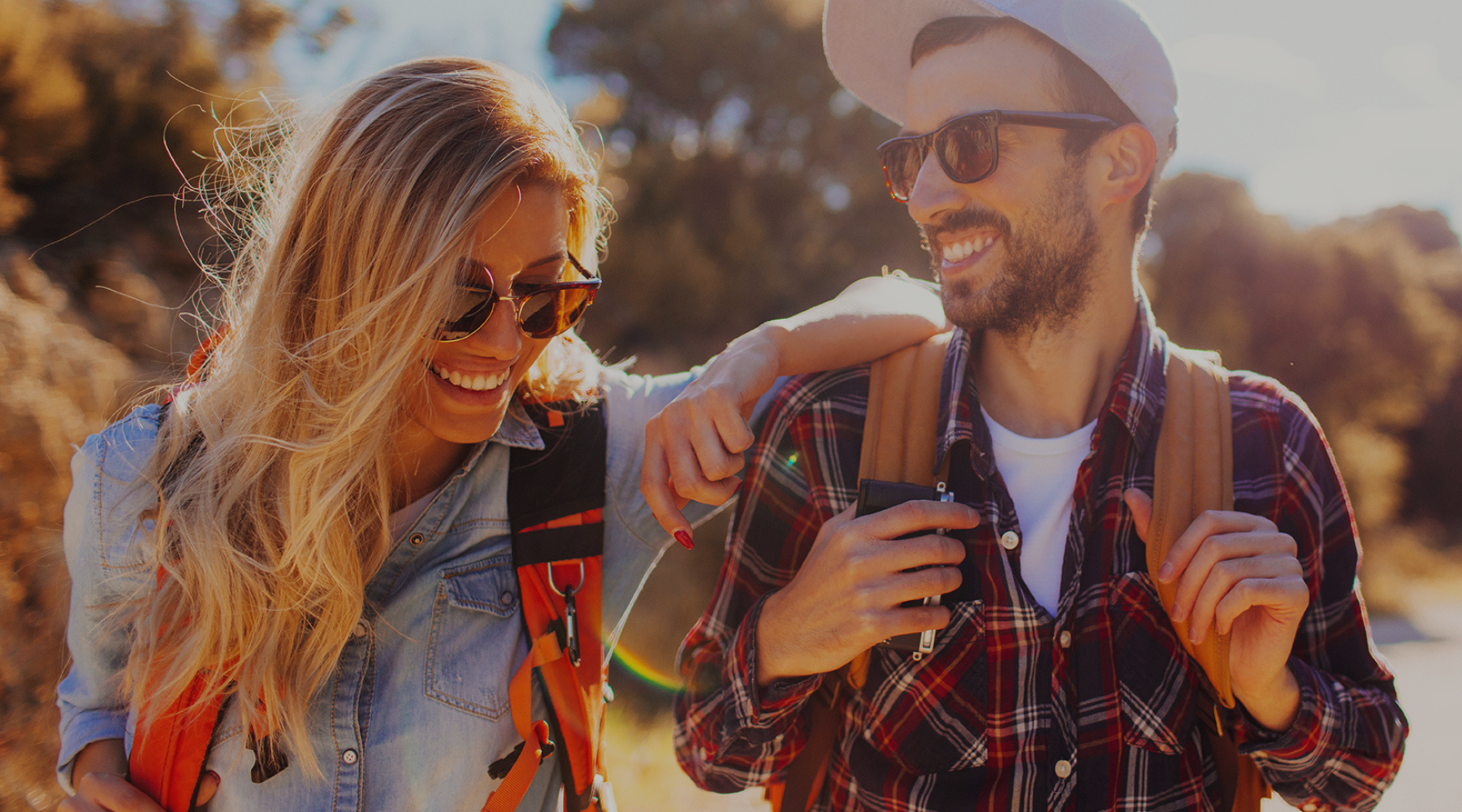 Two Travellers laughig Blogpost banner (1800 x 1000 px) (4).png