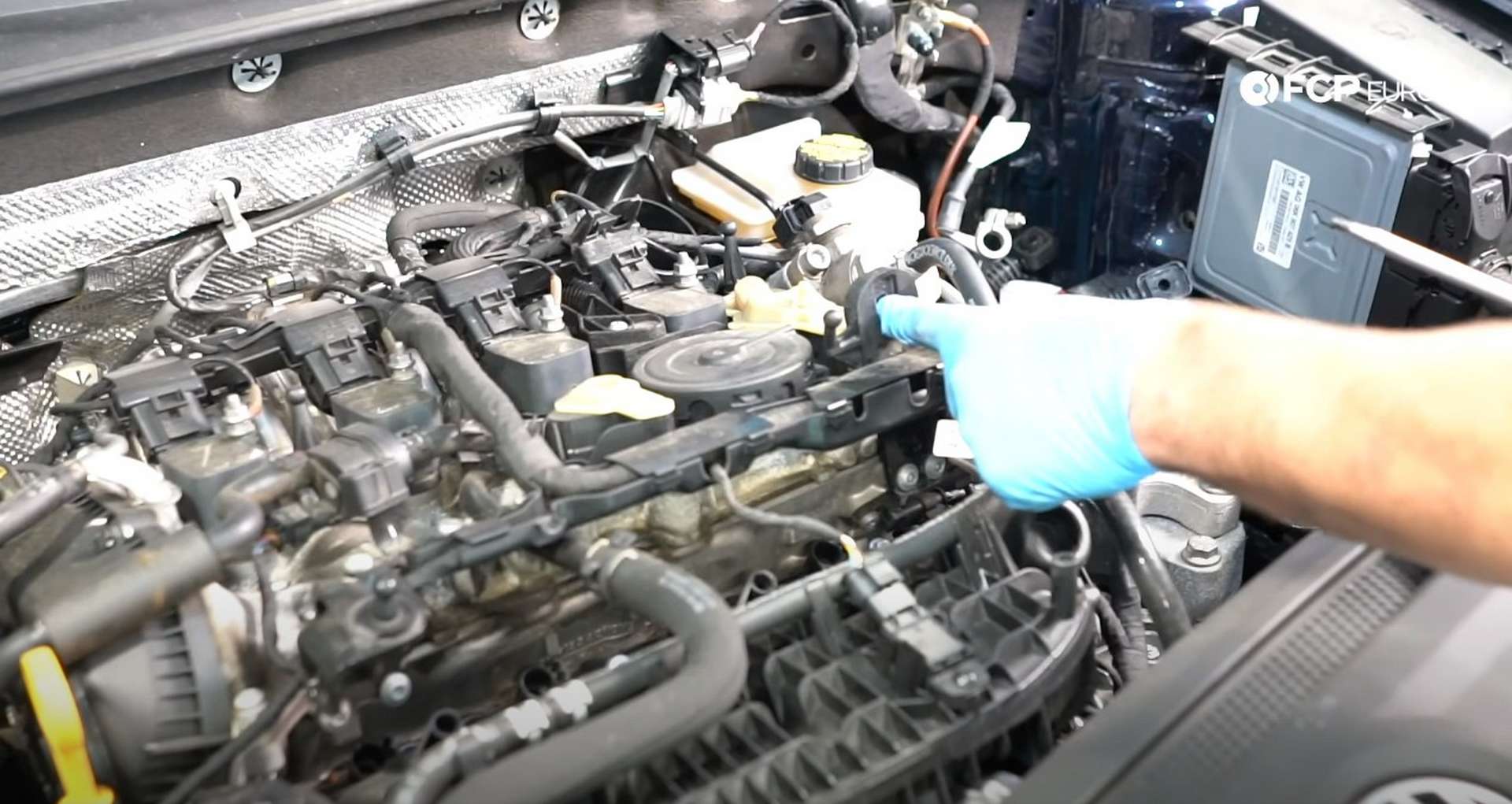 38-DIY_VW_GTI_Clutch-Job-Supporting-Engine