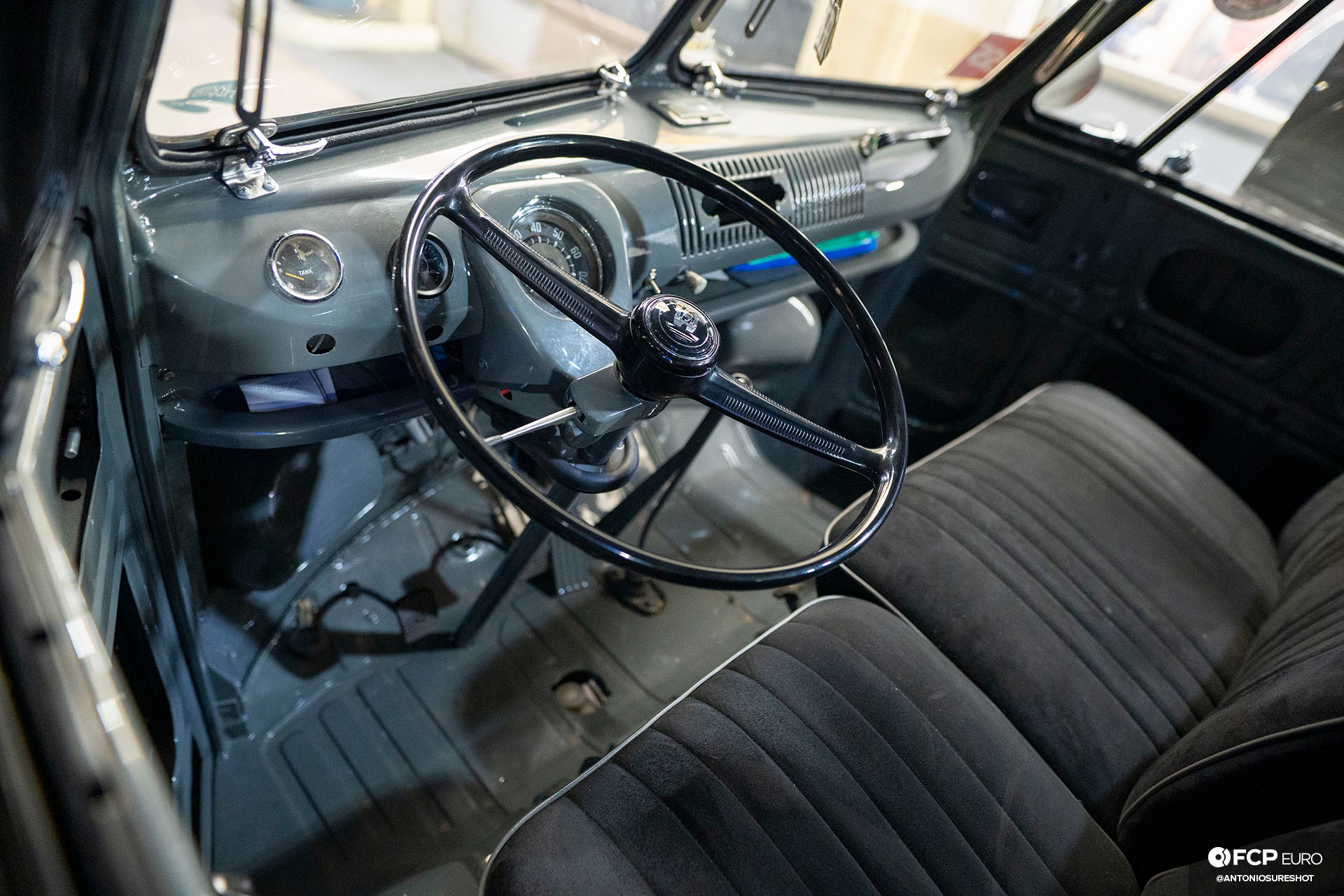Vw Bus HDQTRS NYC A9A02197