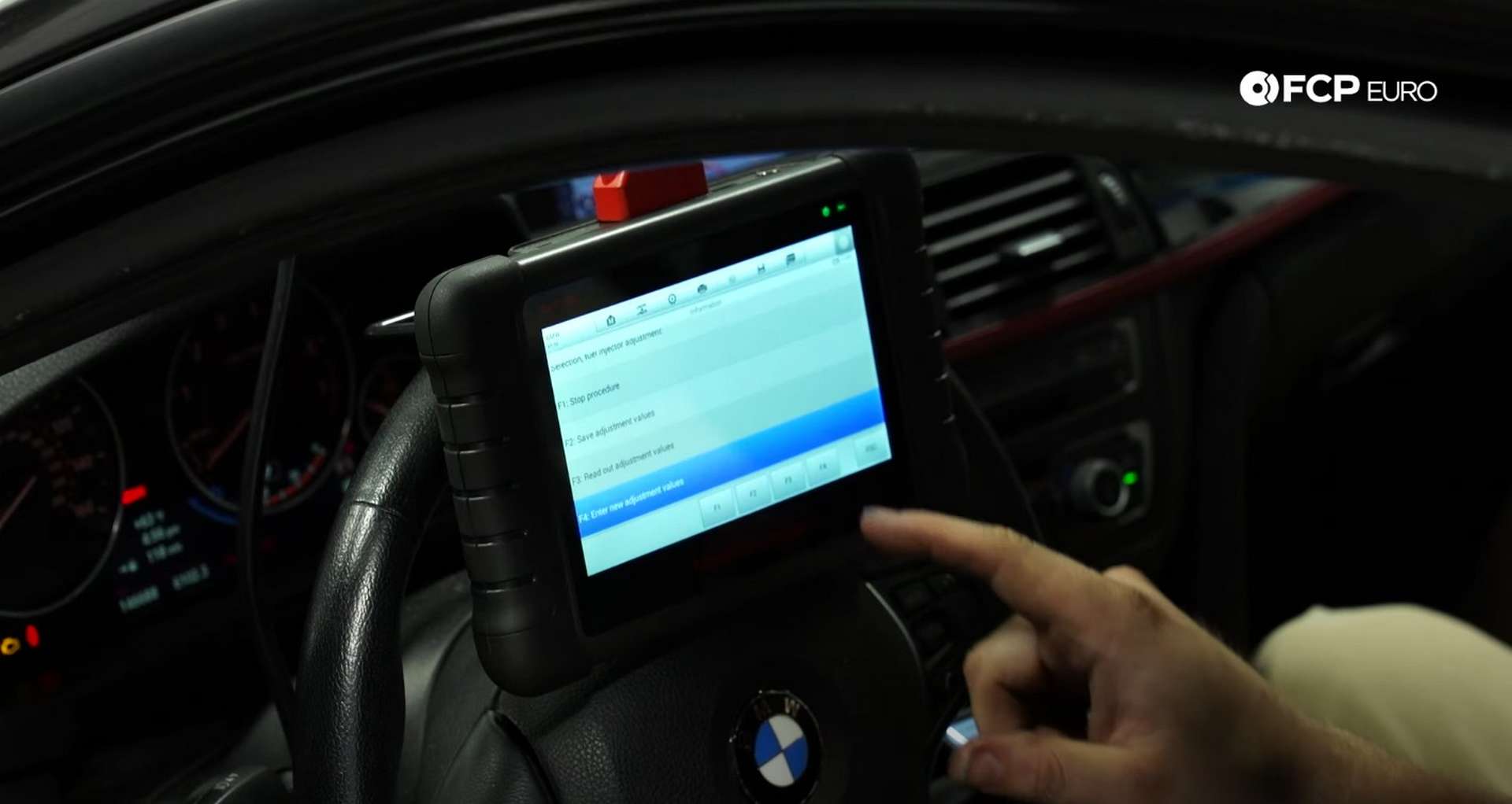 DIY BMW F30 Fuel Injector Replacement selecting option F4