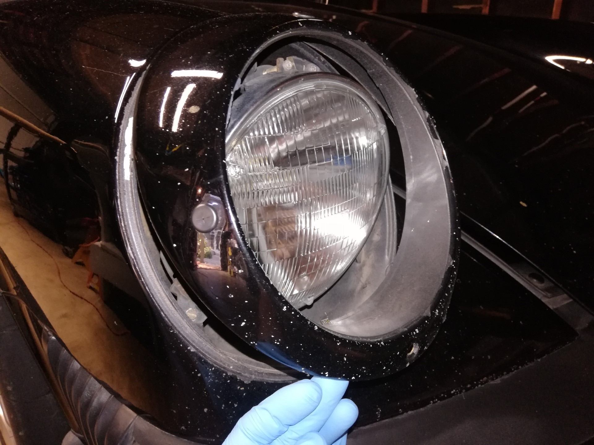 Air-cooled Porsche 911 Headlight Removal