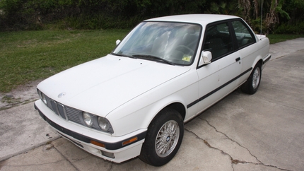 Grassroots Motorsports E30 318iS Project - Cleaning Up the Ol' Girl