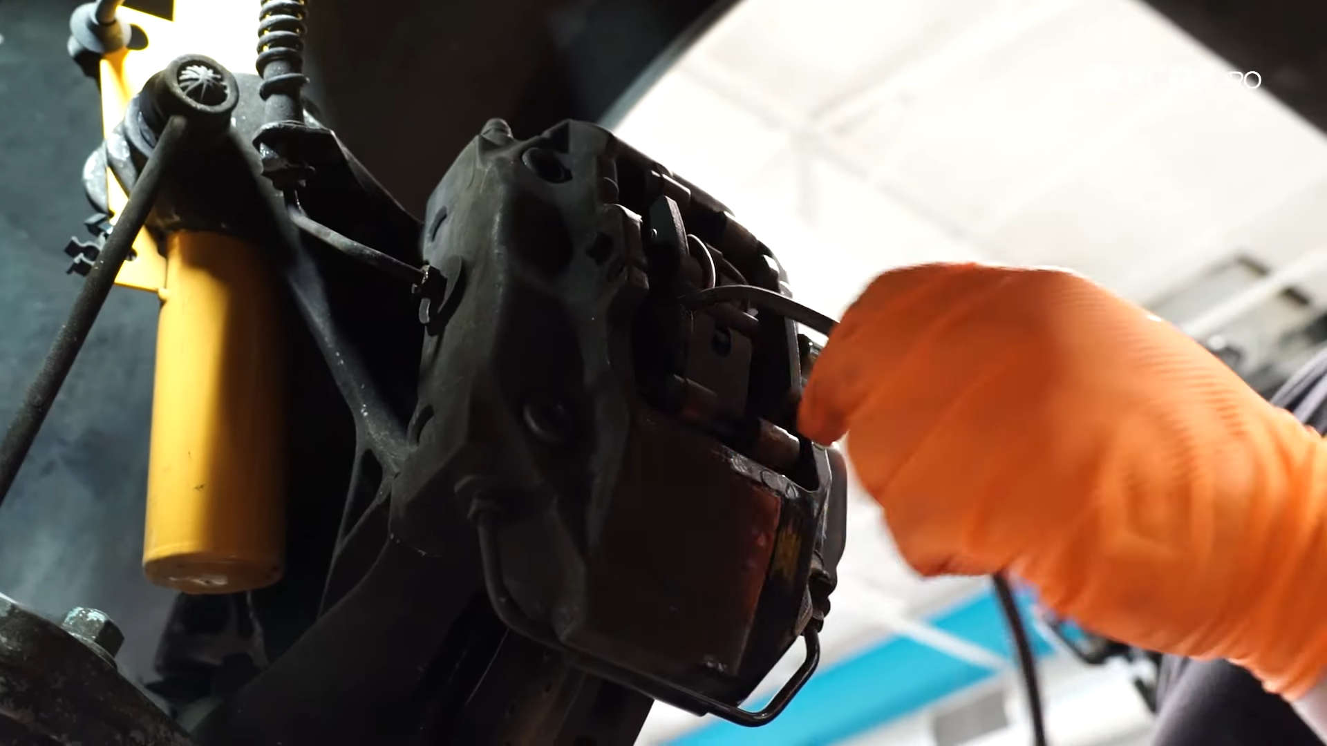 Porsche 996 911 Front Brakes Replacement Wear Sensor Removal