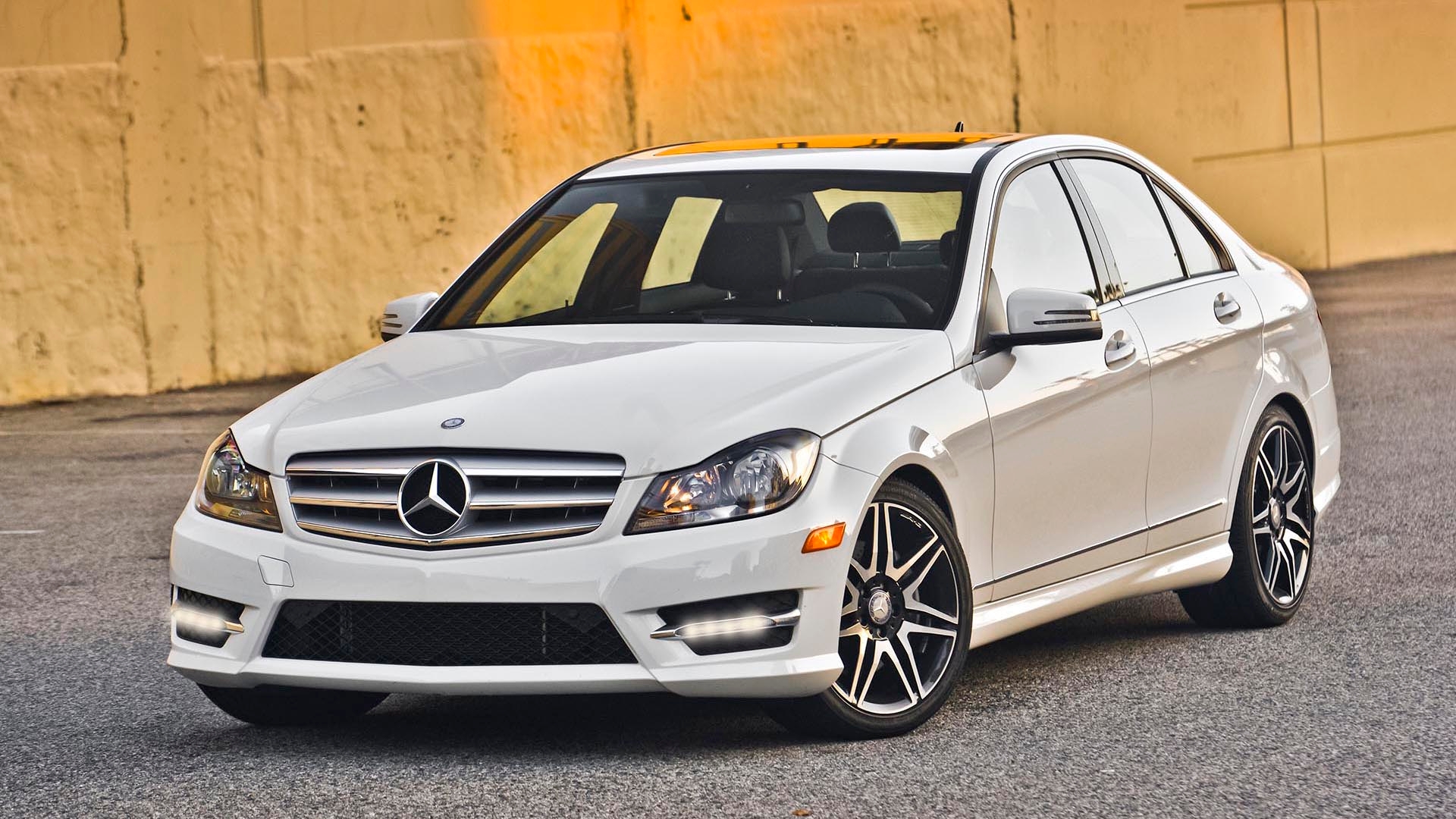 01_Mercedes-Benz W204 C300 4Matic Sport Plus Front