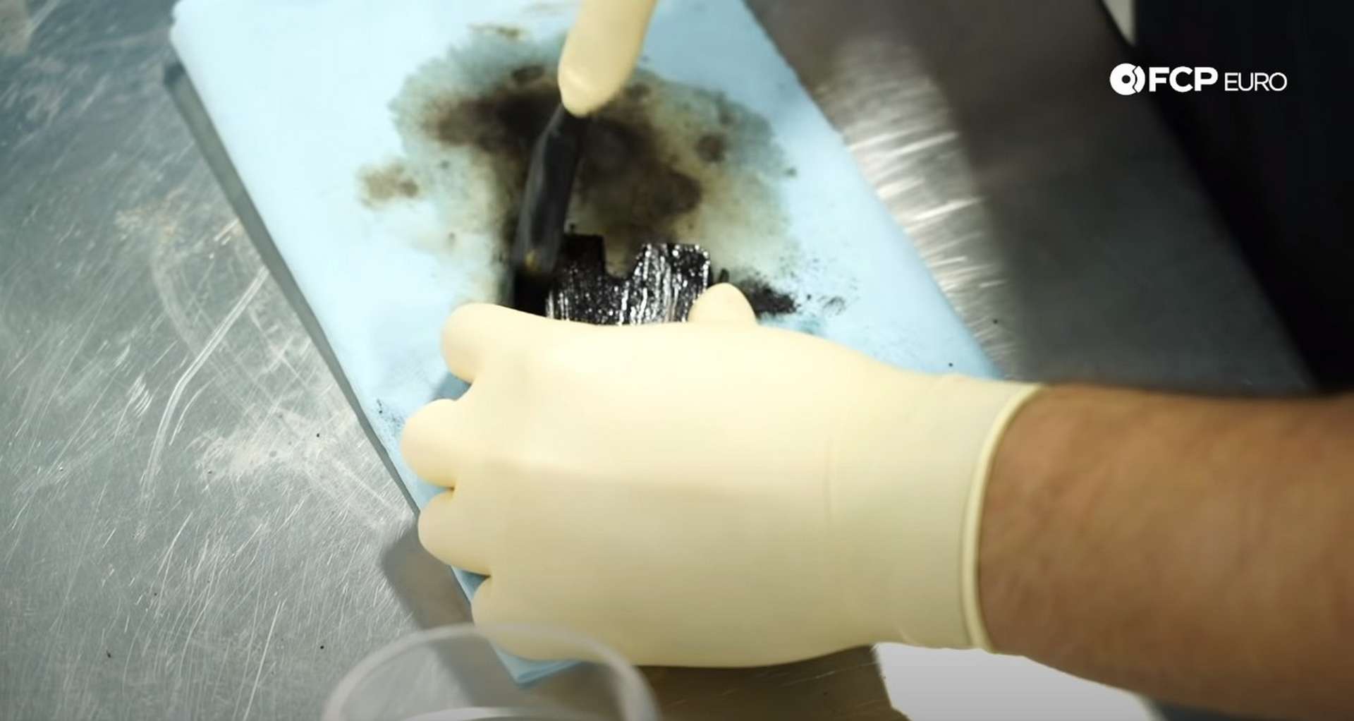 DIY Audi 3.0t Walnut Blasting Intake Valves cleaning the intake port