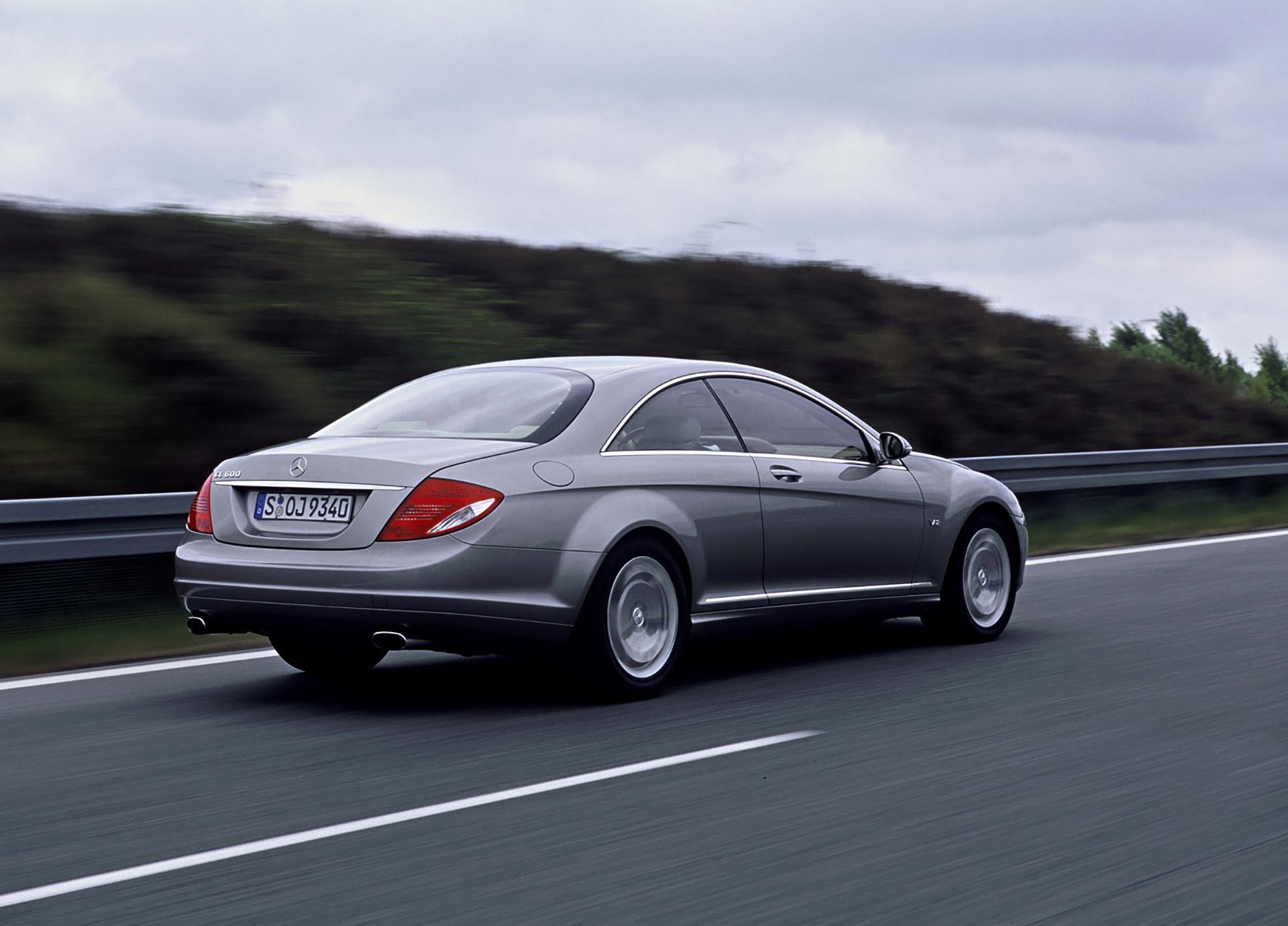 22_Mercedes-Benz CL600 V12 biturbo rear profile