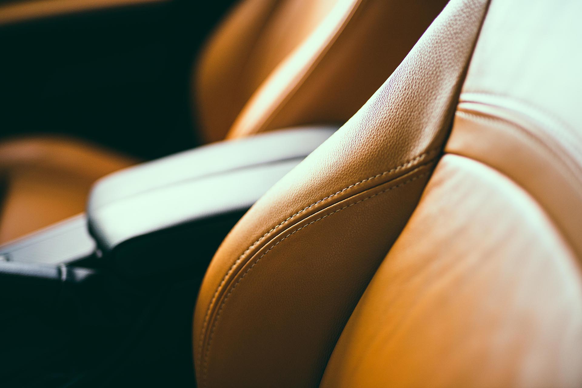 20_BMW E91 335d Wagon seat detail