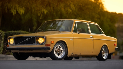 Mellow Yellow Fellow - 1972 Volvo 142S