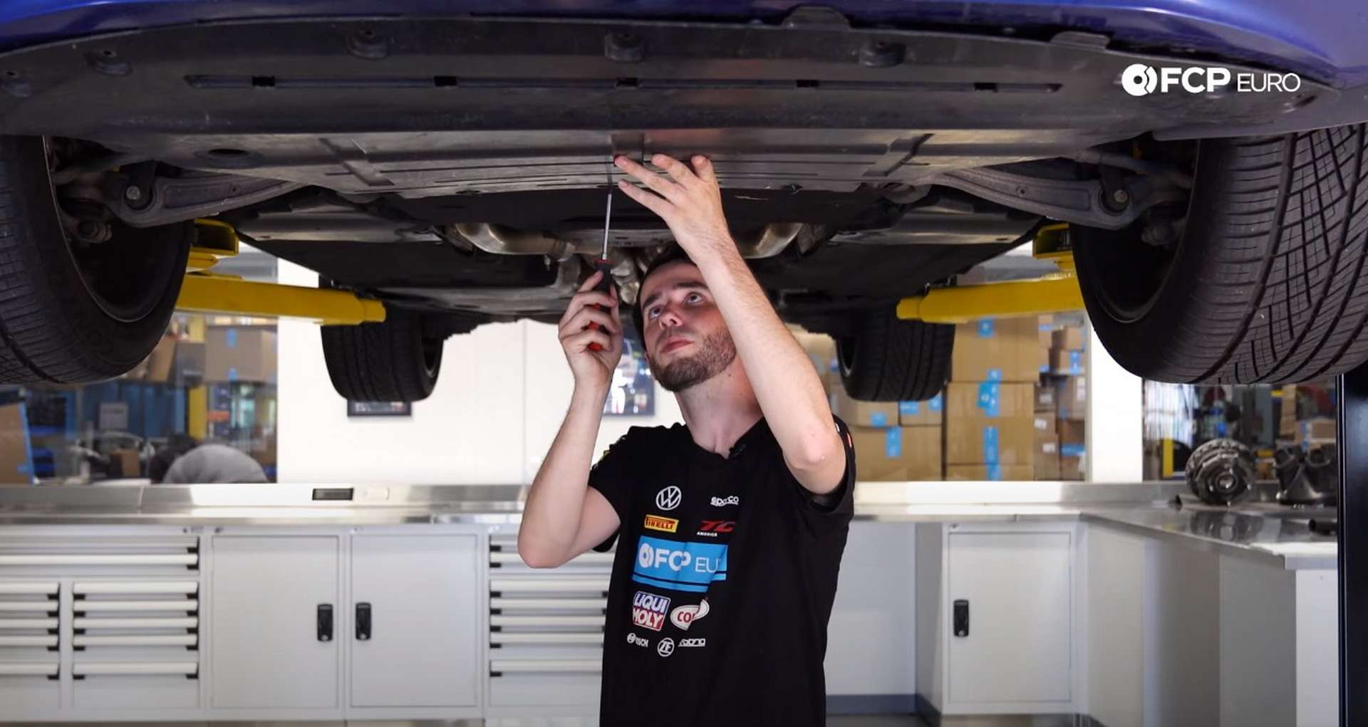 DIY Audi B8/B8.5 Oil Change removing the undertray