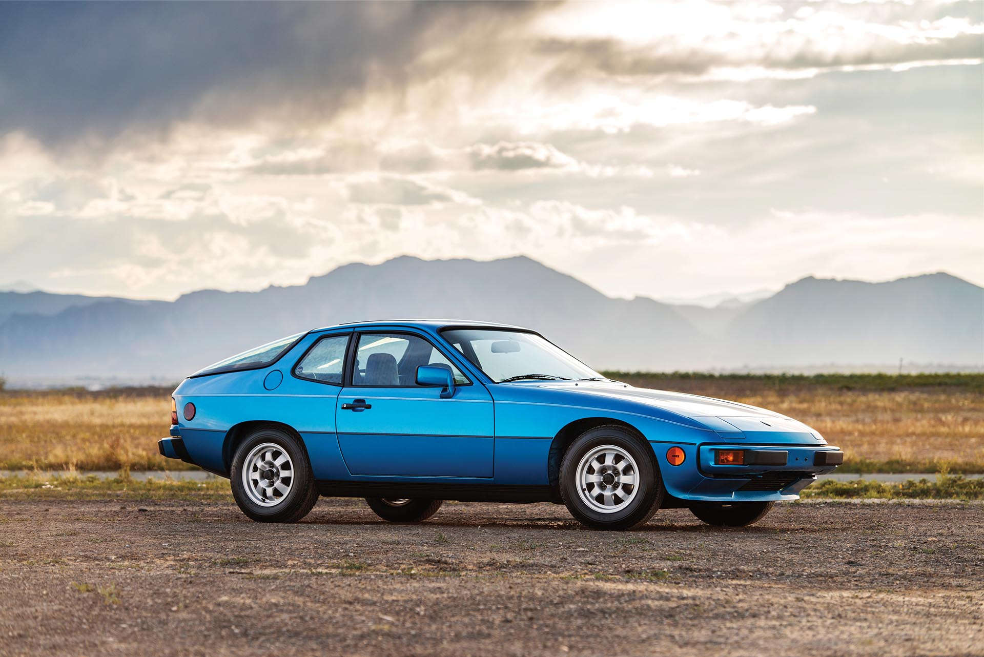 Porsche 924 front