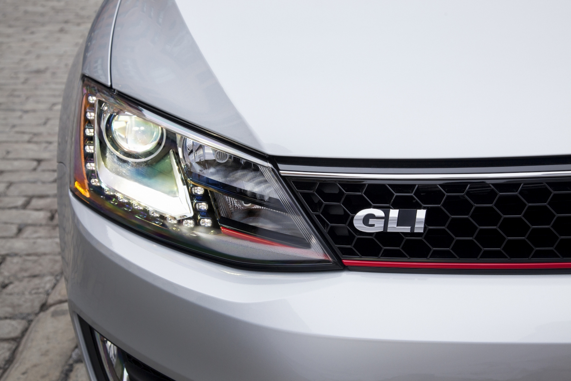 FCP_Euro_Volkswagen_Mk6_Jetta_GLI_Buyers_Guide_Headlight
