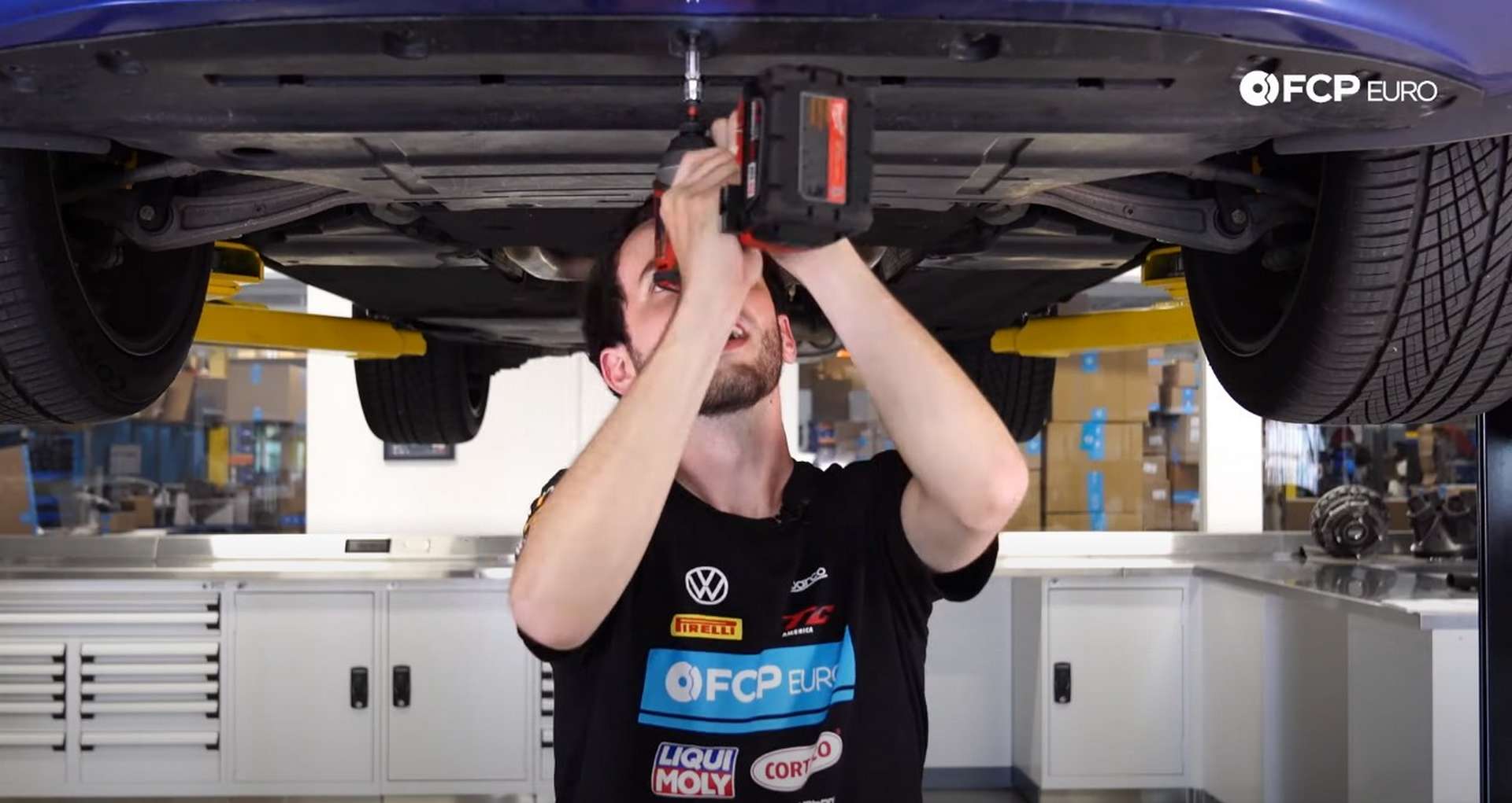 DIY Audi B8/B8.5 Oil Change removing the undertray