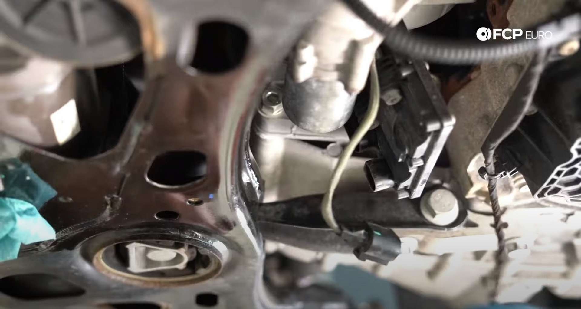 29-DIY_VW_GTI_Clutch-Job-Removing-LSD
