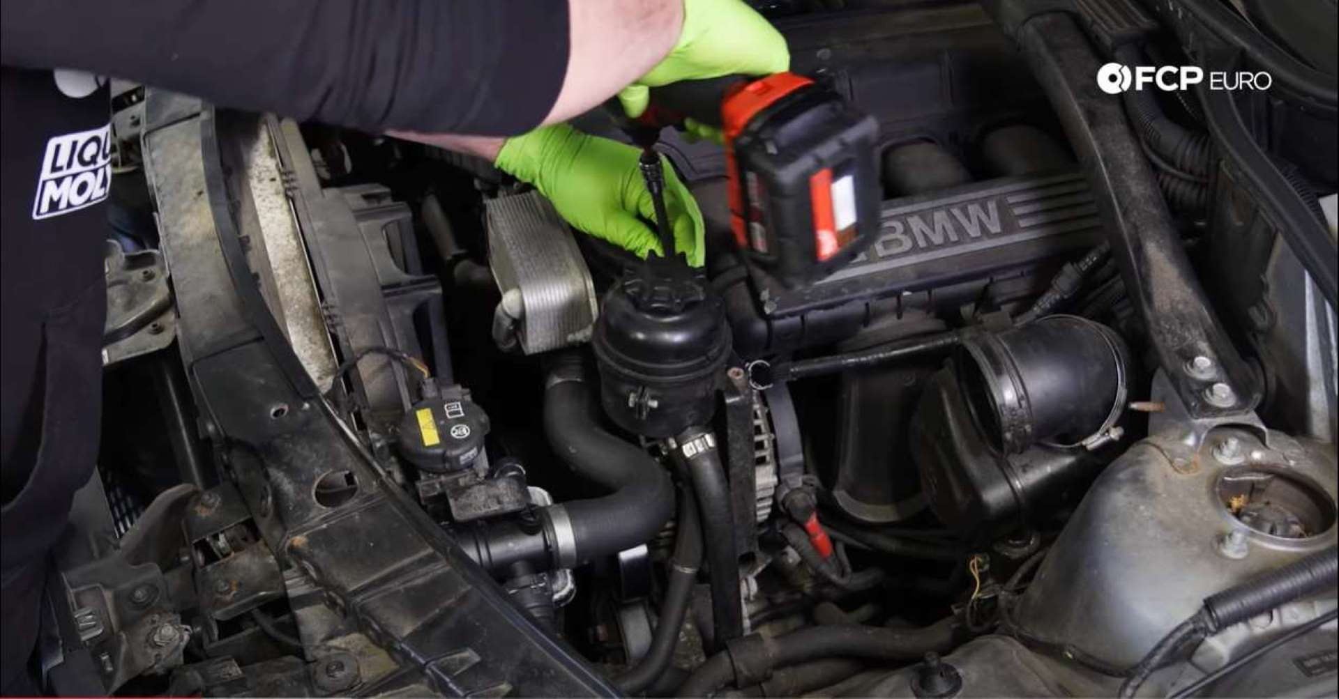 BMW N52 Alternator Replacement undoing bolts