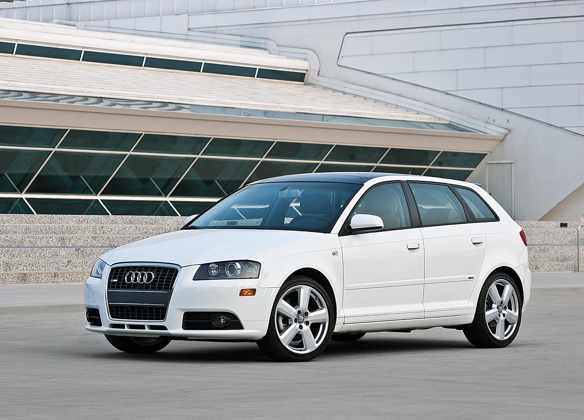 01_Audi A3 8P 3.2 02_Quattro VR6 S Tronic front