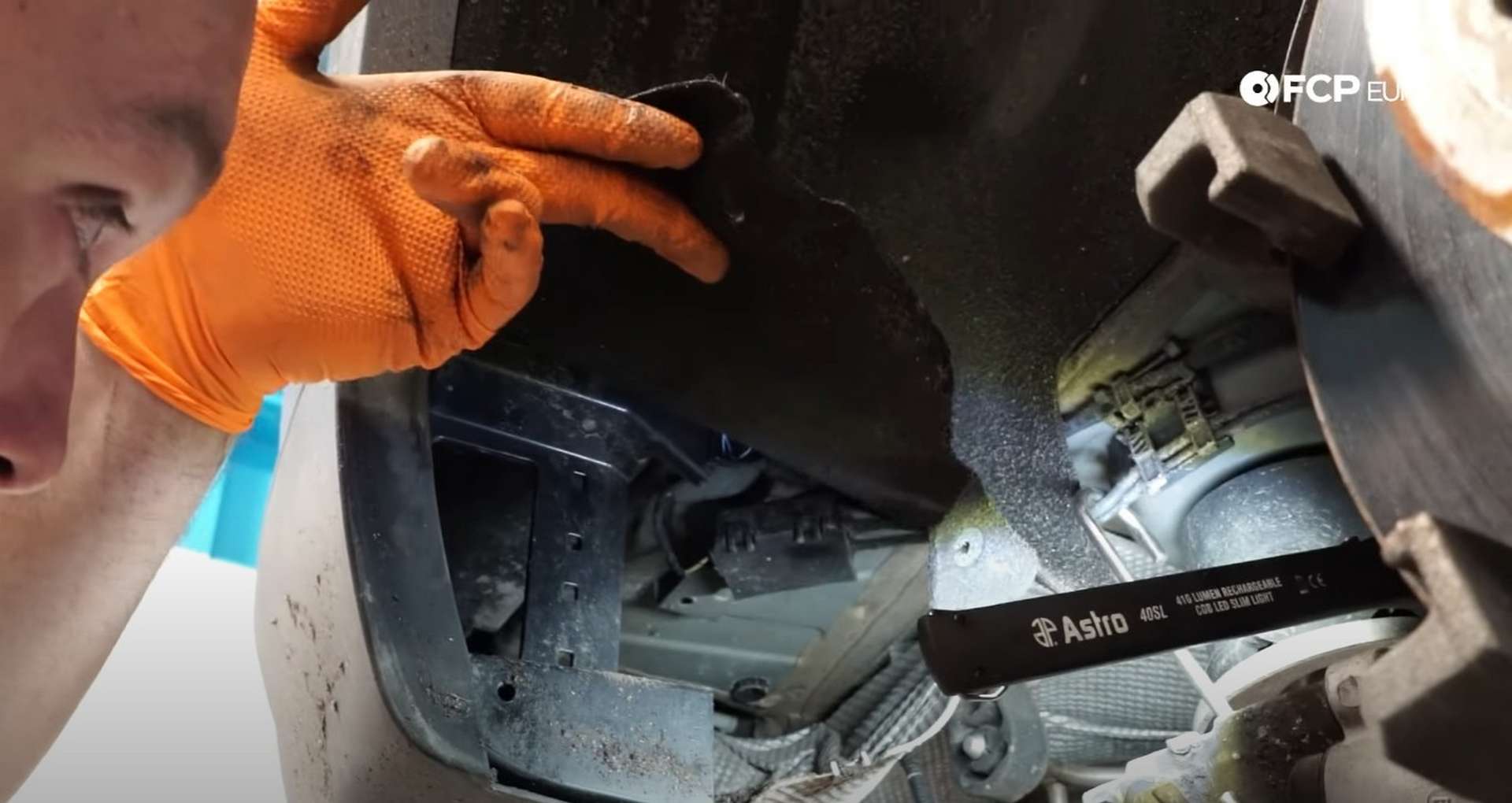 DIY BMW F15 X5 F16 X6 Brake Service connection box location