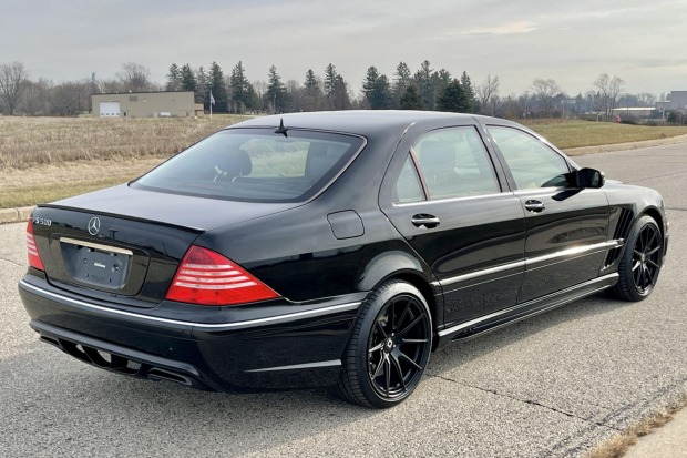 2021 Auction Finds Mercedes W220 S500 Guard rear three-quarter