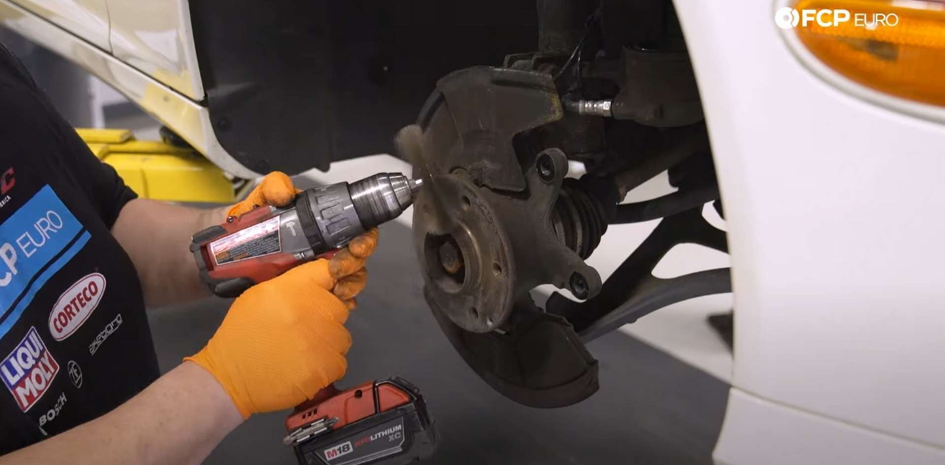 DIY Mercedes W203 Front Brake Service cleaning the hub