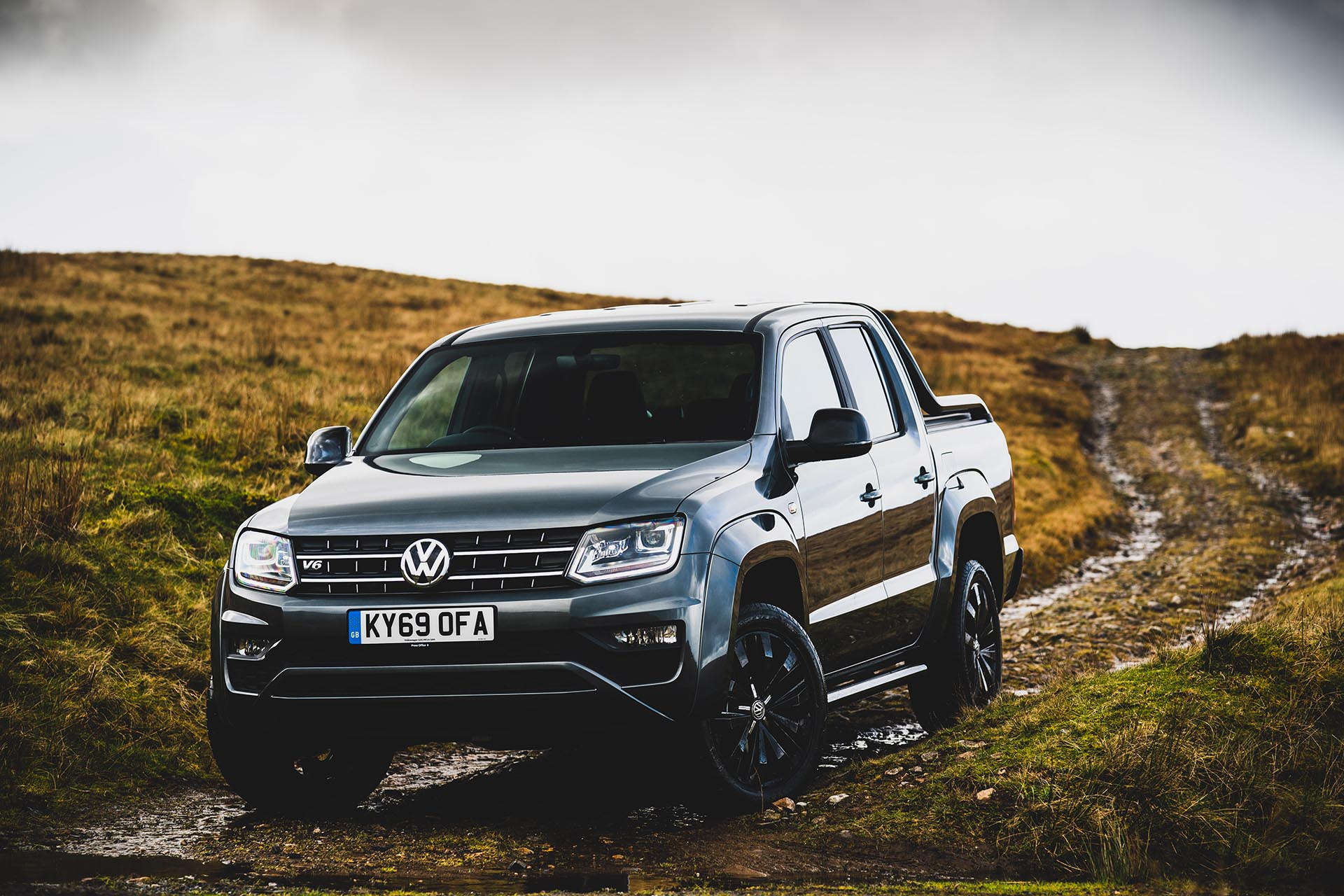 Volkswagen Amarok 3.0 TDI Biturbo Pick Up front]