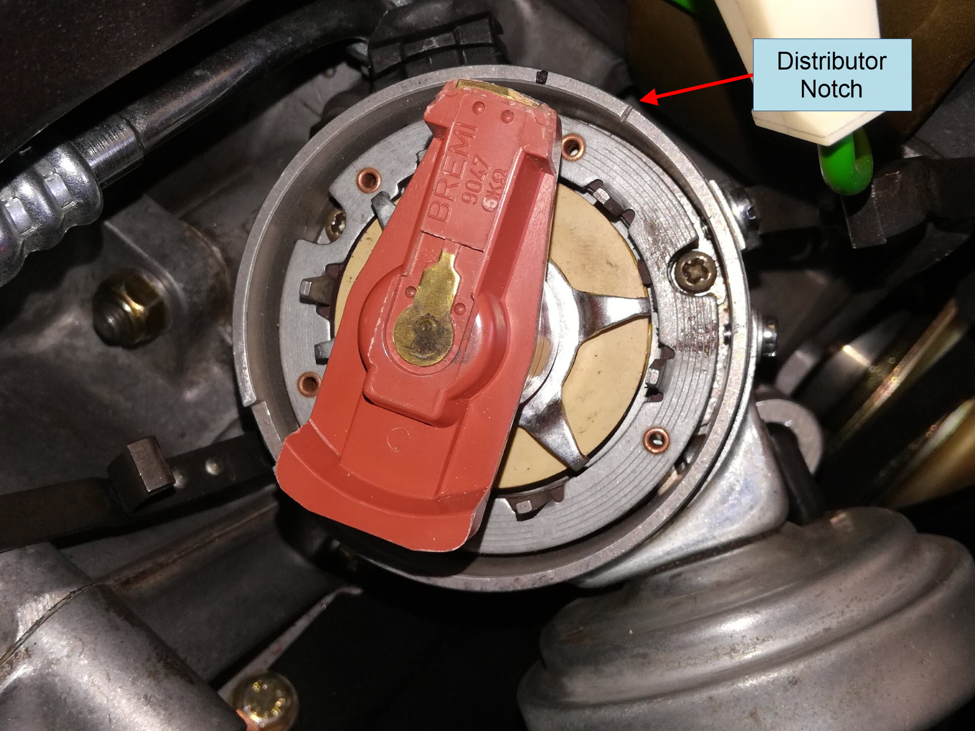 Air-cooled Porsche 911 distributor at TDC cylinder 1
