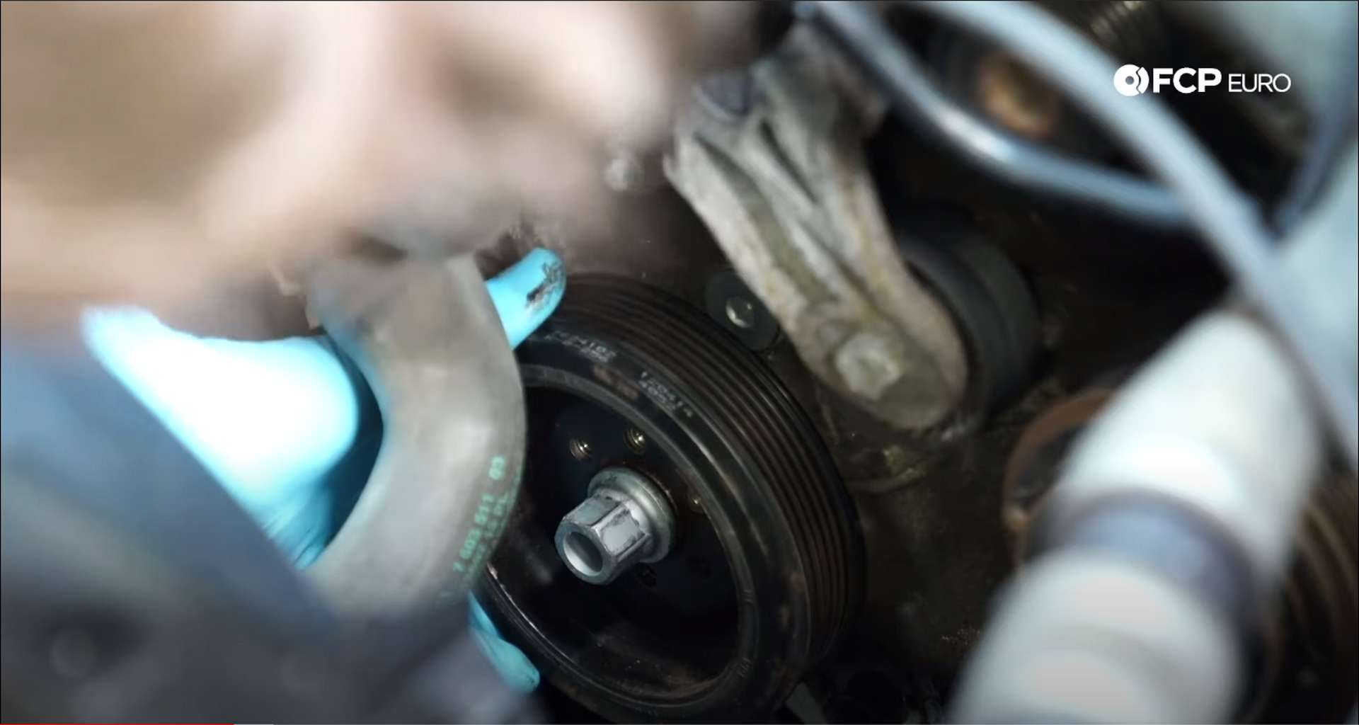 DIY BMW N20 Timing Chain installing the vibration dampener