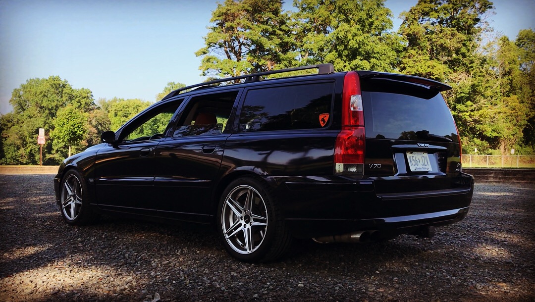 Volvo V70r Rear 3/4 