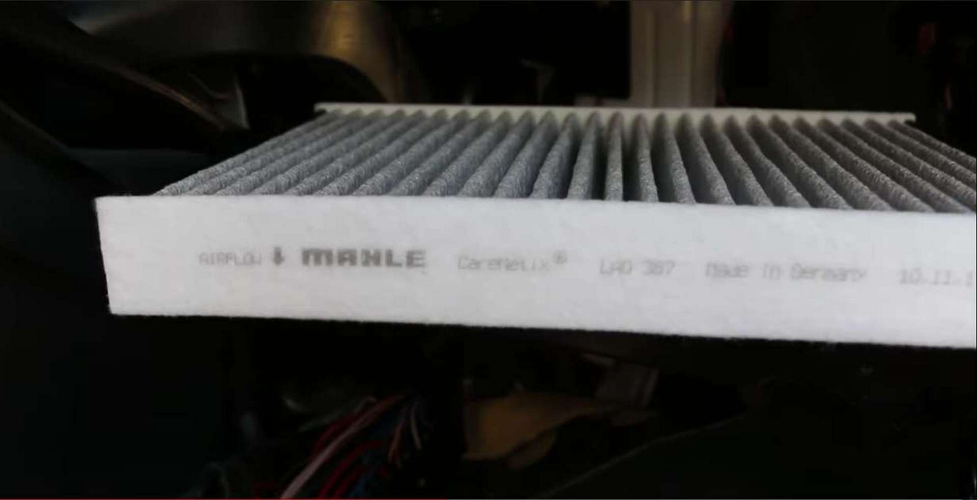 DIY Volvo Cabin Filter arrow direction