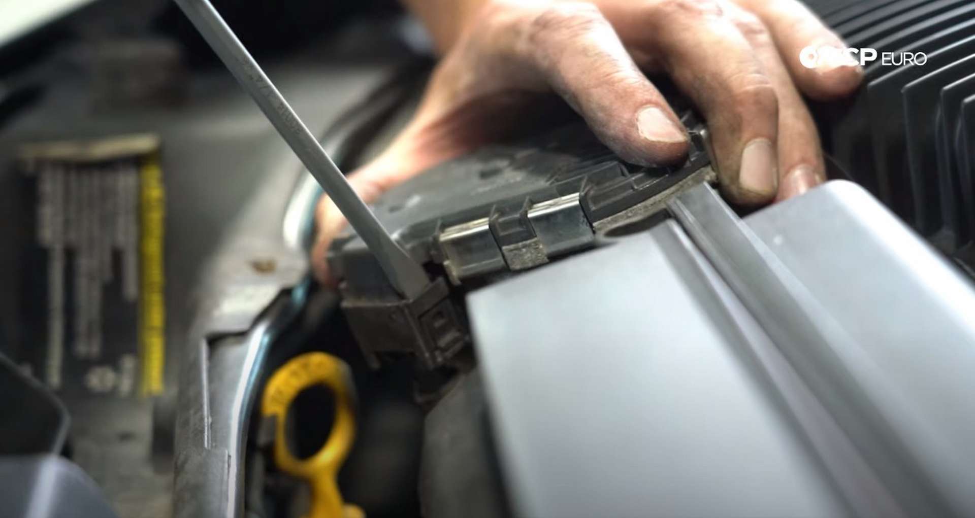 DIY Volvo Alternator and Serpentine Belt Replacement removing the throttle body plug
