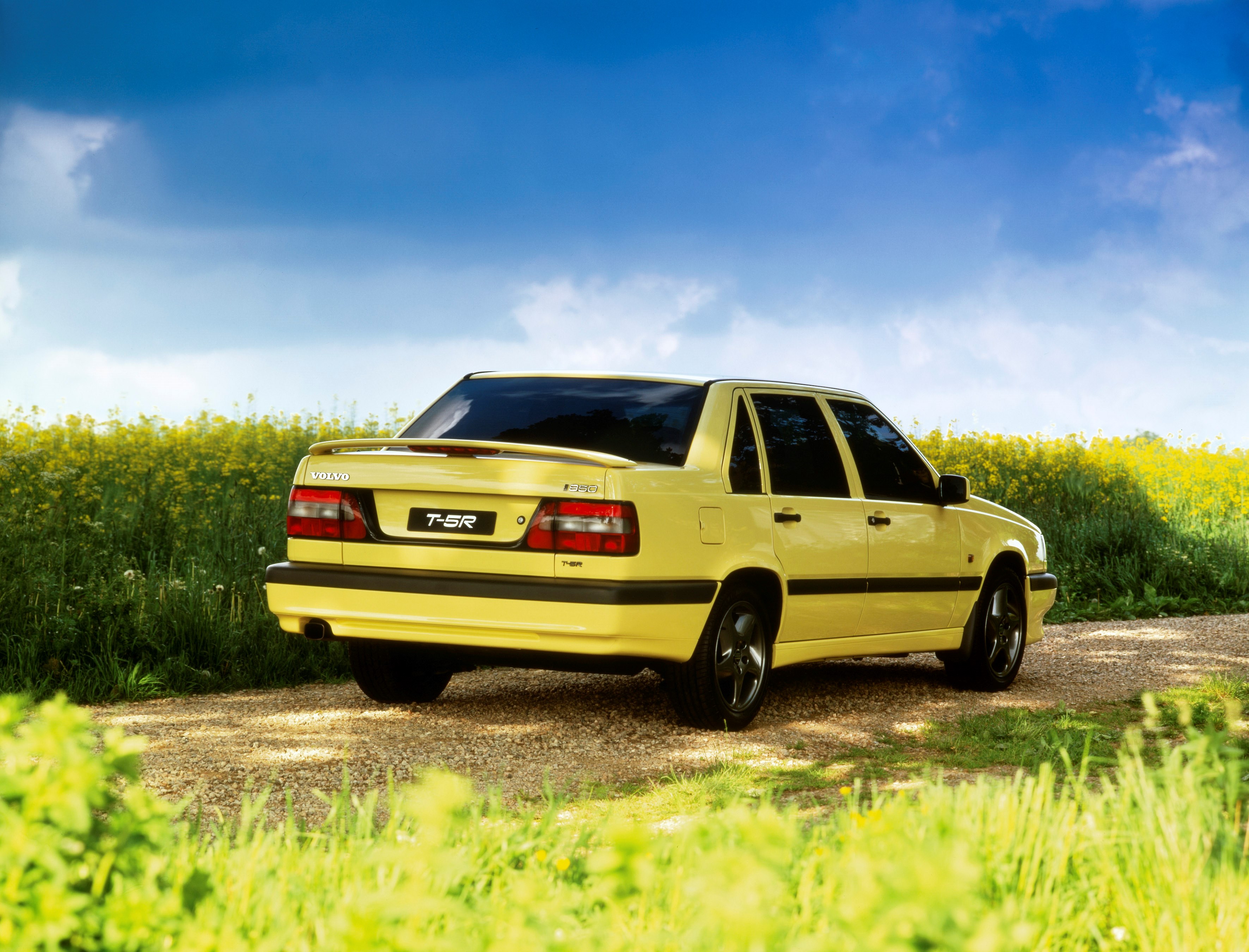 Affordable Vintage Models Volvo 850 Turbo rear 3-quarter