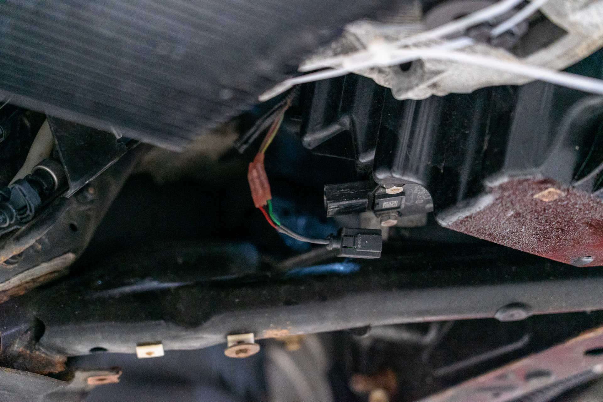 DIY BMW N20 Timing Chain removing the oil level sensor plug