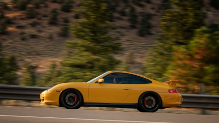 Speed Yellow in the Sierra Nevada – 996 Porsche 911 GT3