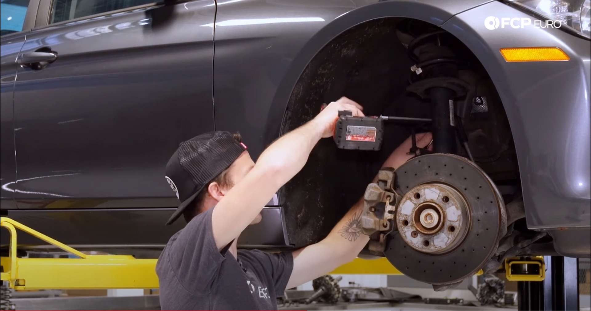 DIY BMW F30 Coilovers removing the sway-bar end link