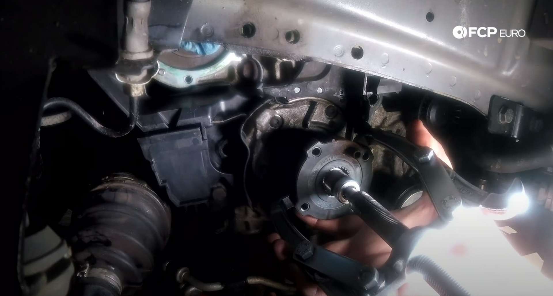 DIY Volvo P1 Timing Belt Replacement removing the timing sprocket