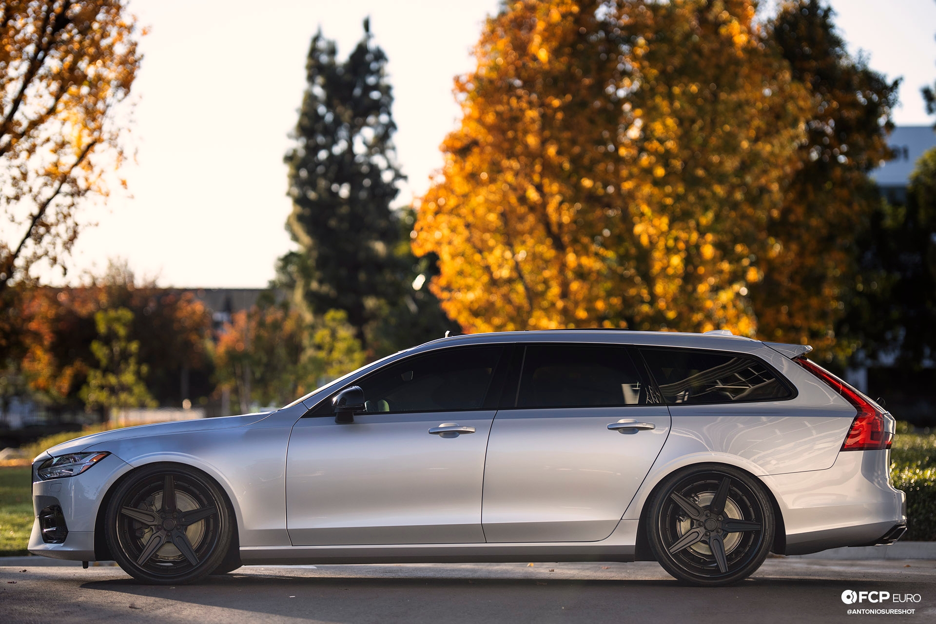 Volvo V90 AccuAir elevel 1221 wheels Toyo Proxes EOSR6063 crop