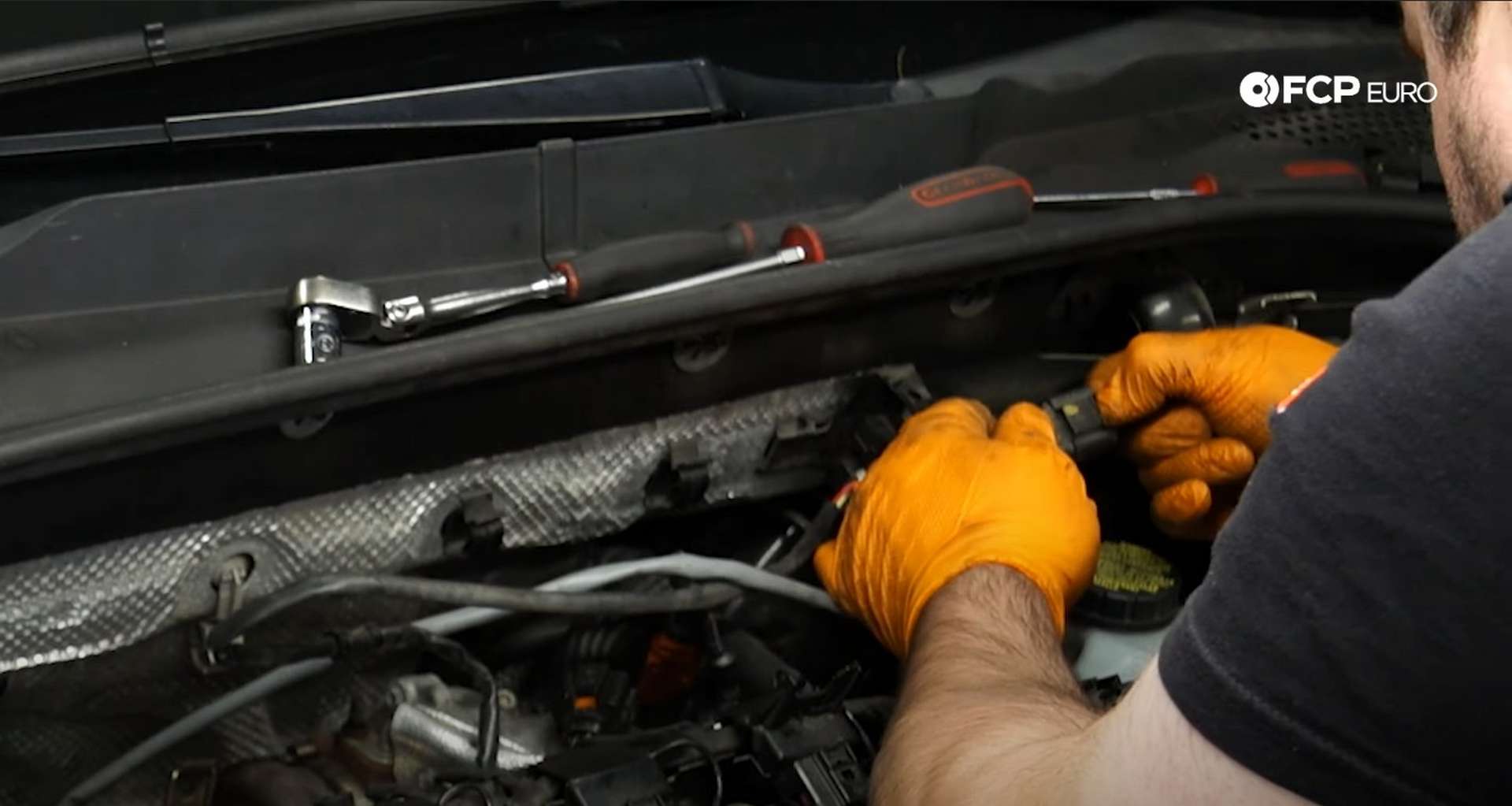 DIY MK7 VW GTI Turbocharger Upgrade disconnecting the O2 wires