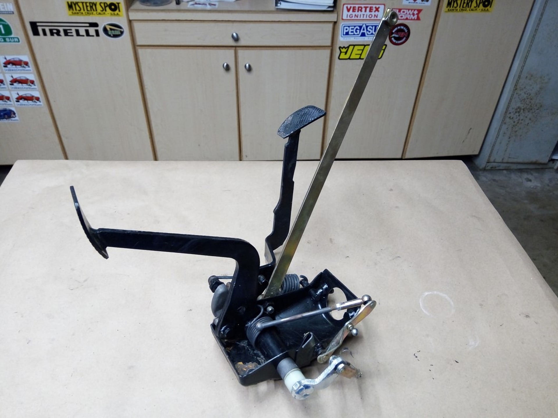 Porsche 911 Pedal Cluster Rebuild 8