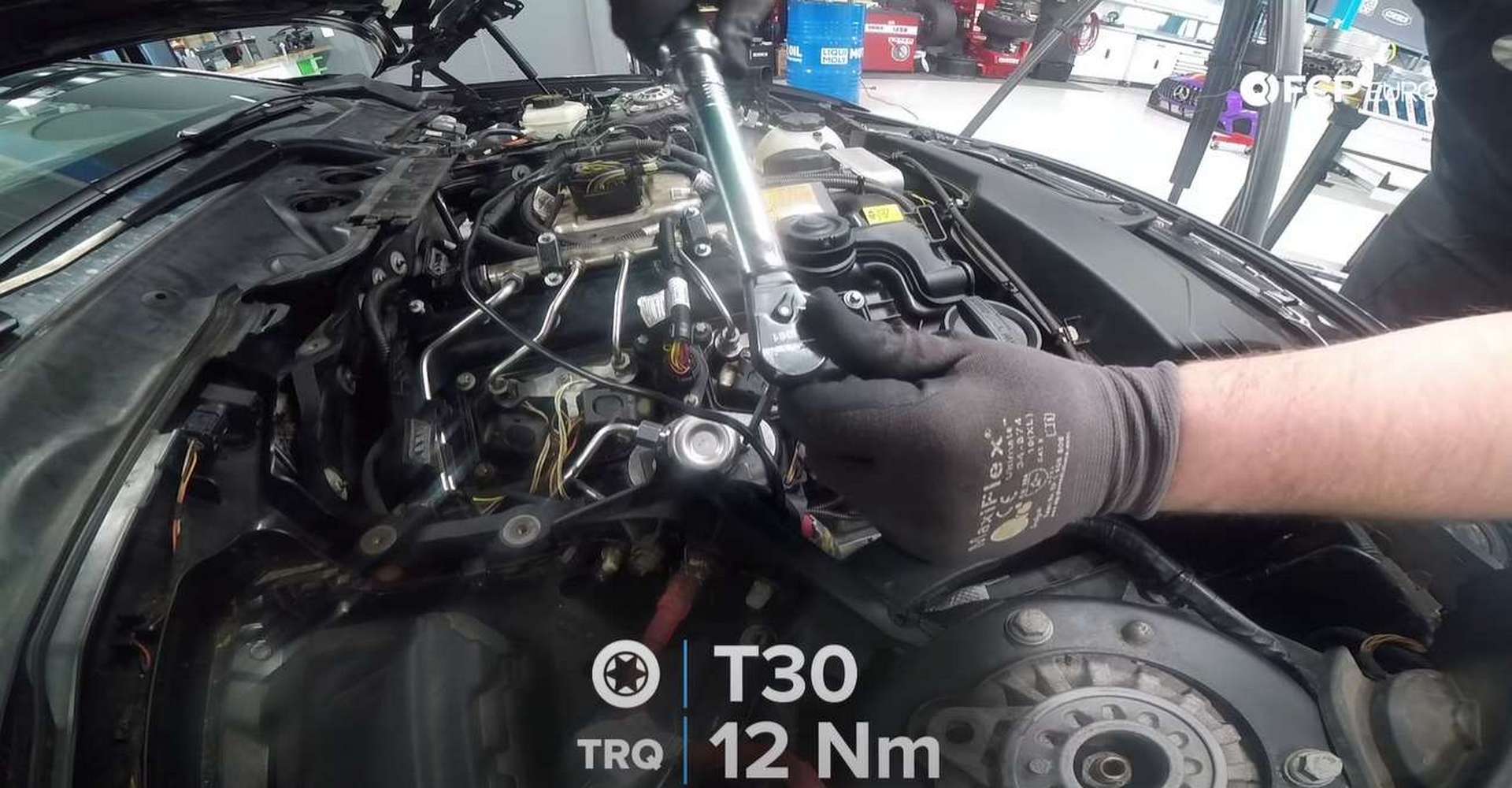 [DIY BMW F30 High-Pressure Fuel Pump Replacement torquing the fuel pump bolts