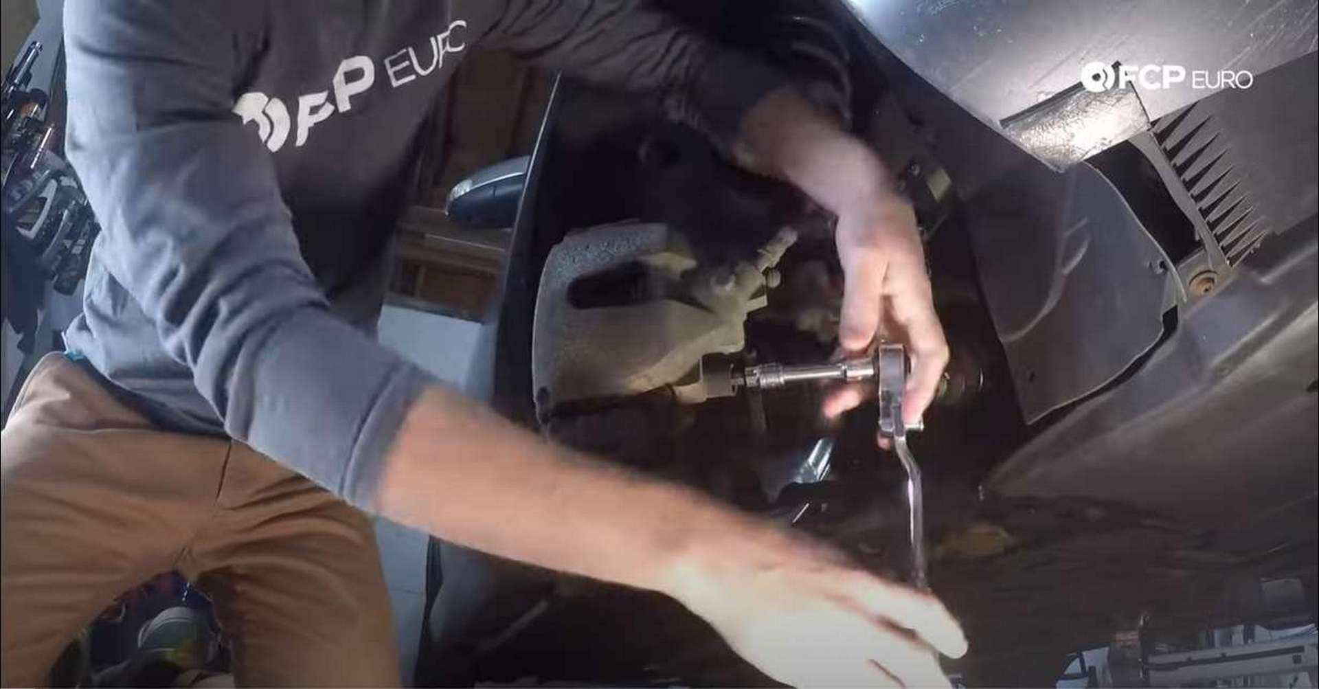 Volvo Front Brakes guide pin removal