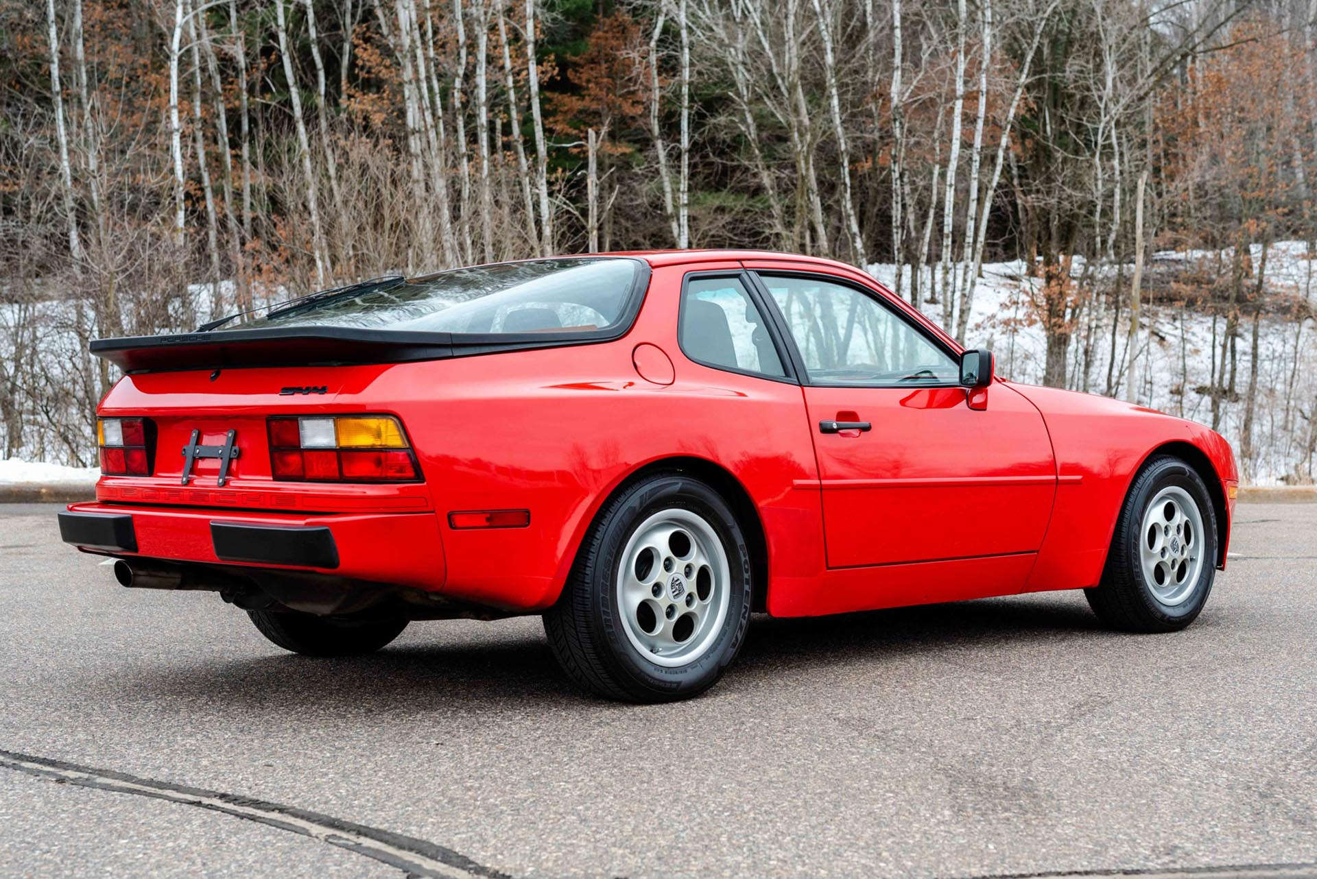 02_Porsche 944 Rear