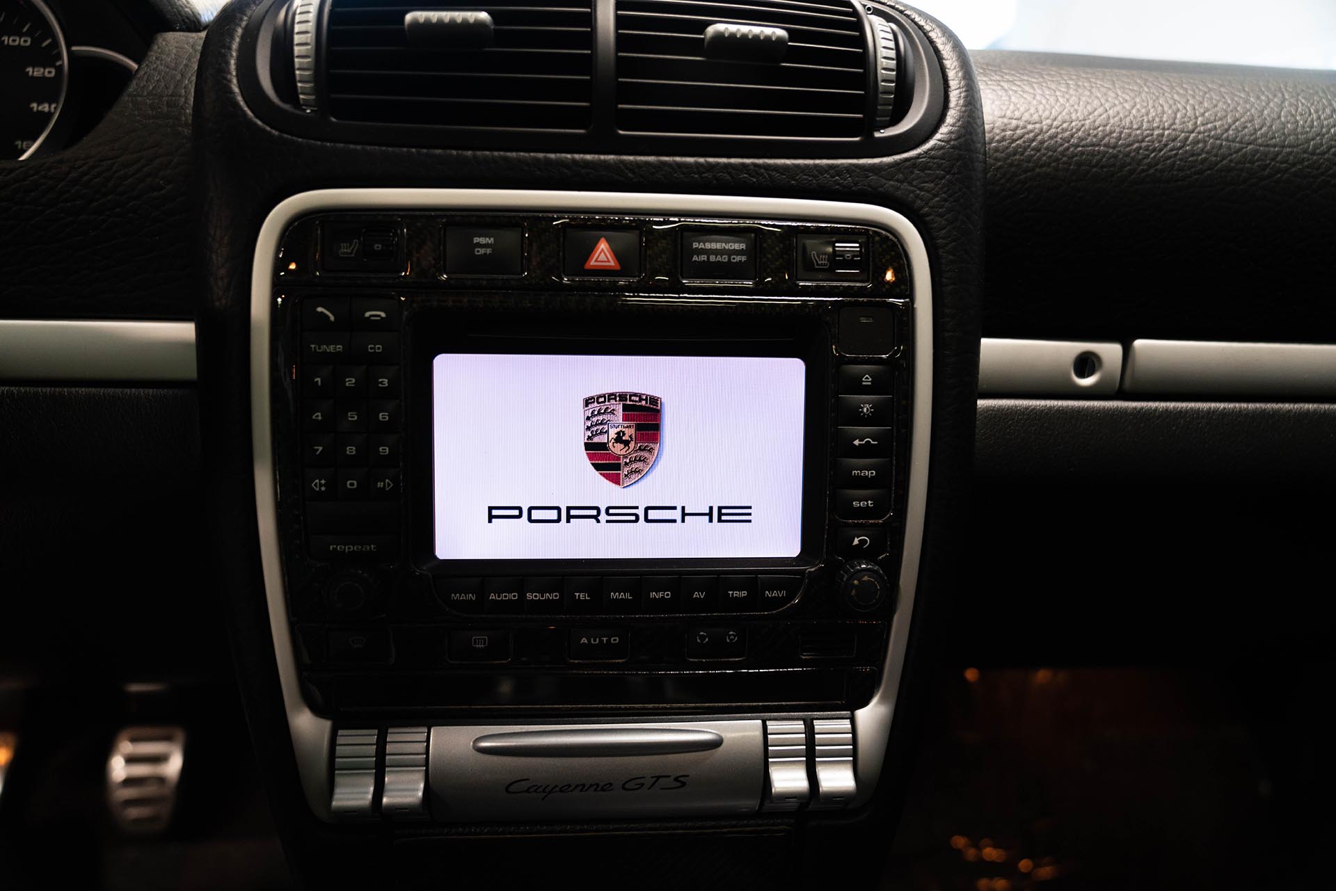 04_Porsche Cayenne 957 GTS PCM radio