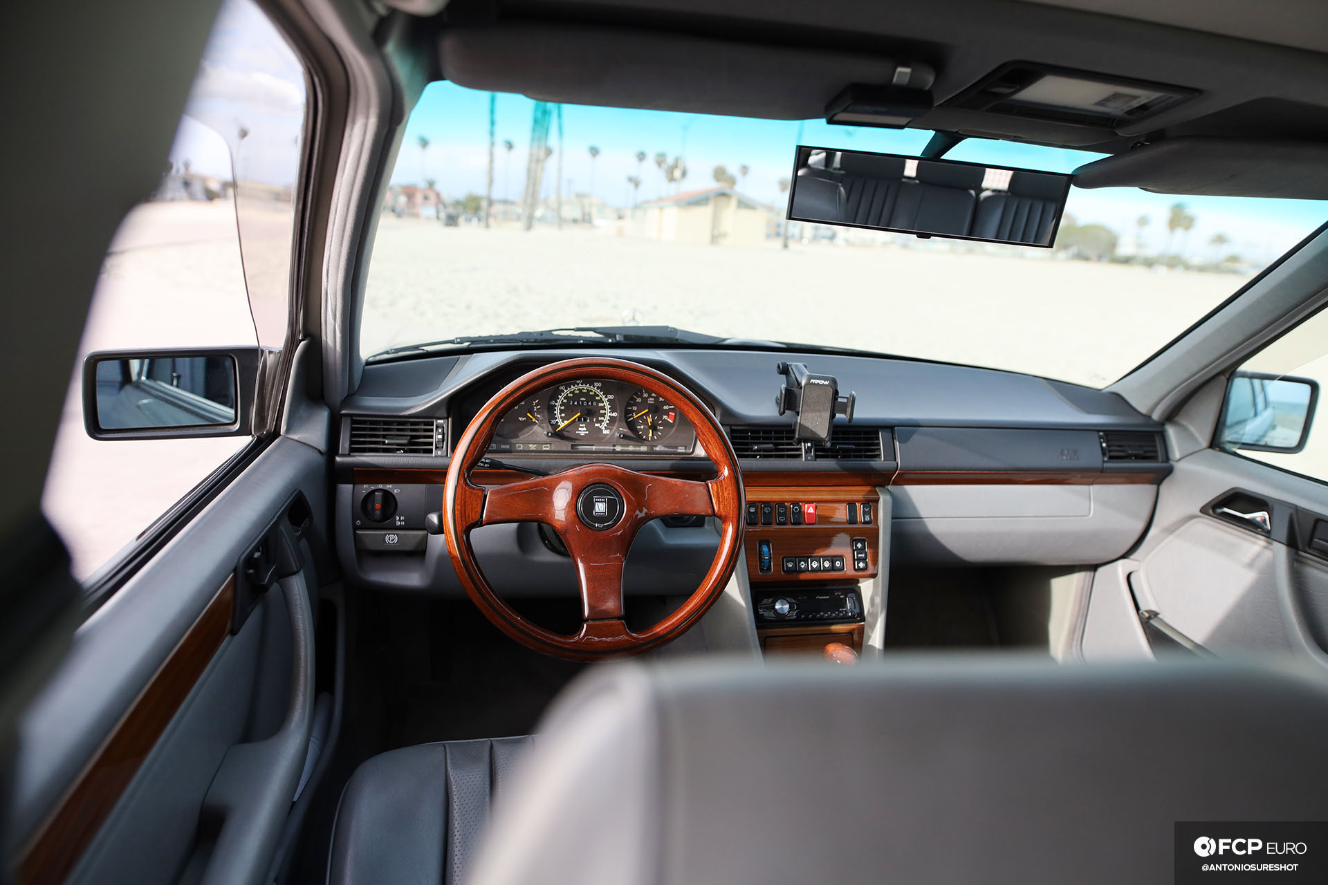 S124 Mercedes Benz E320 wagon Nardi