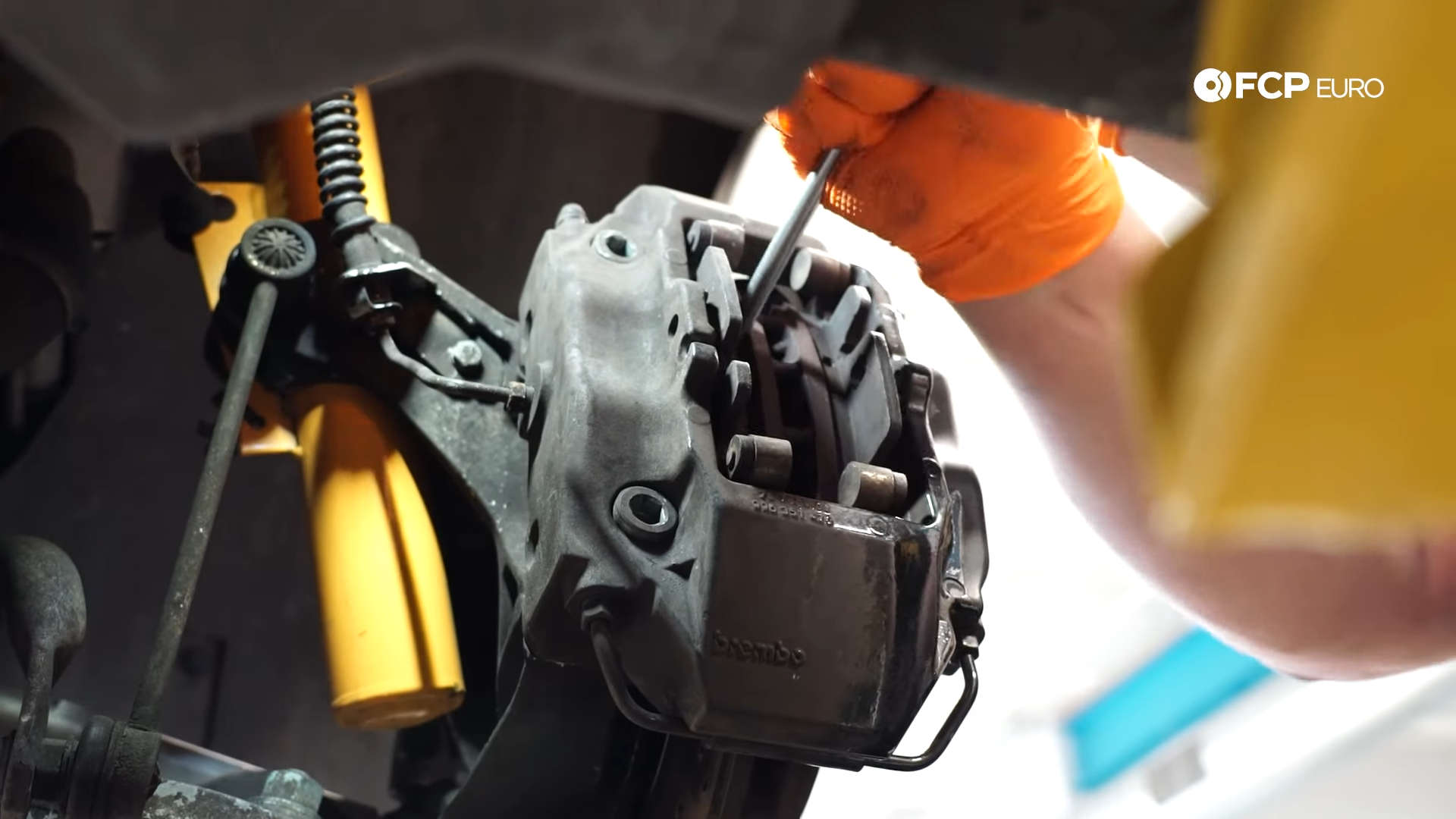 Porsche 996 911 Front Brakes Replacement Brake Pad Loosen