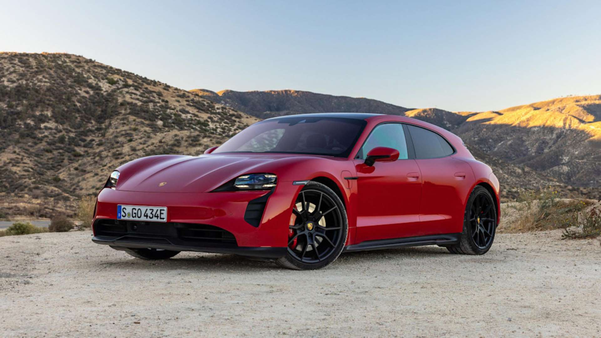 Porsche Taycan GTS Sport Turismo Wagon 
