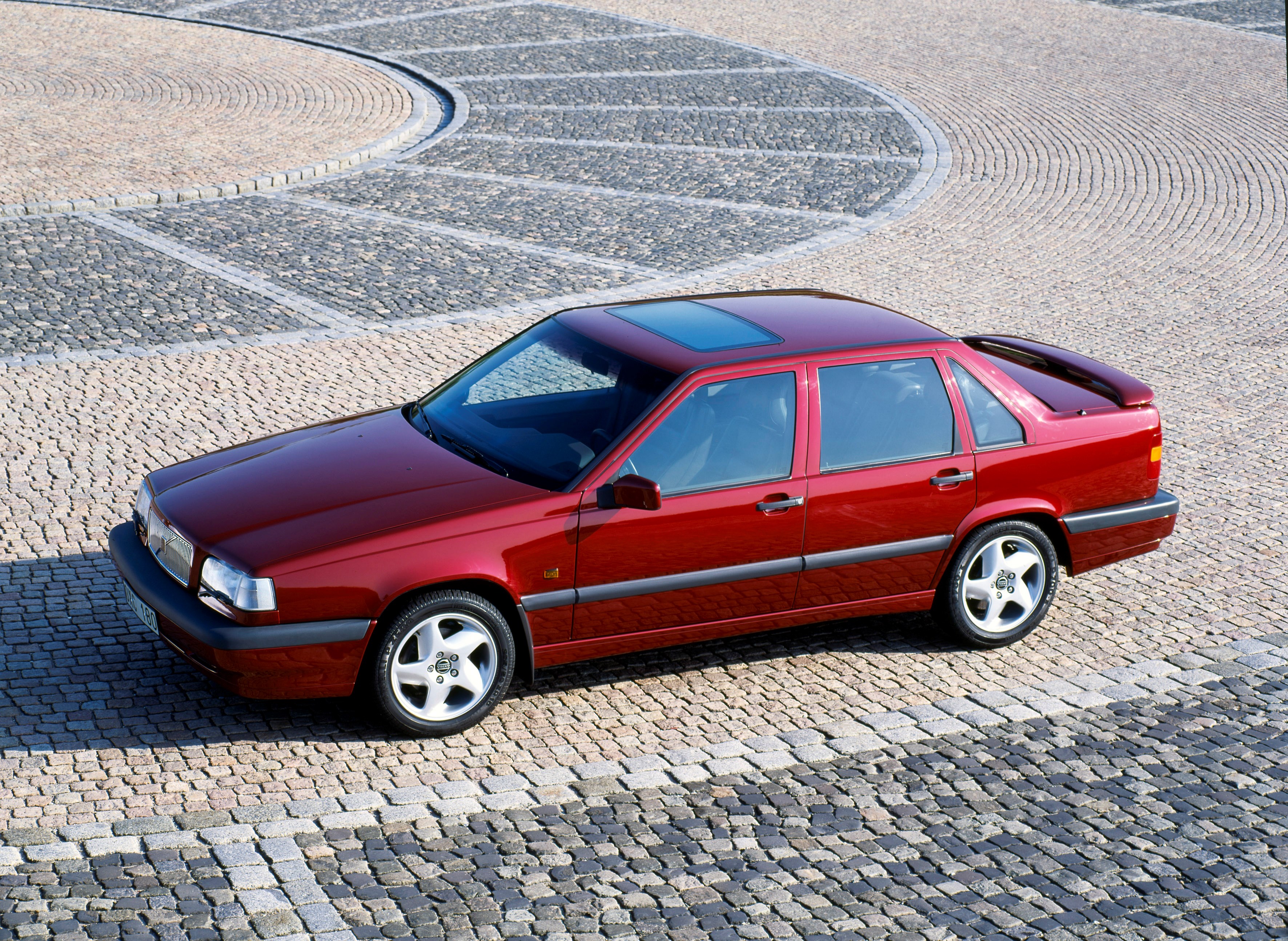 Affordable Vintage Models Volvo 850 Turbo front 3-quarter sedan