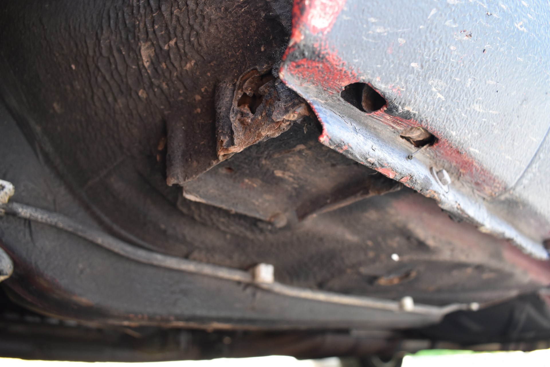 BMW E30 Buyers Guide Rusted Jack Point
