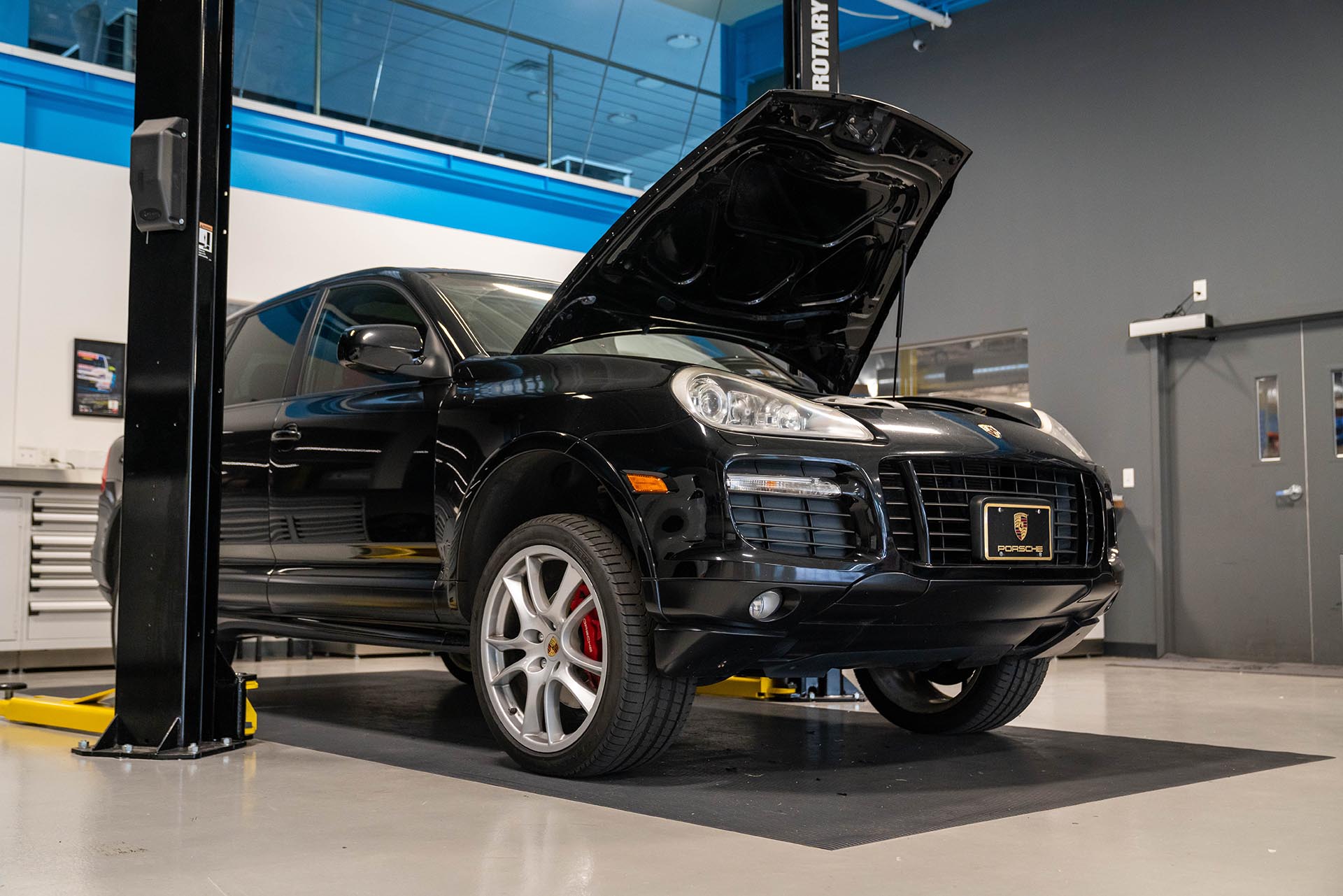 09_Porsche Cayenne GTS 957 PASM air suspension full height